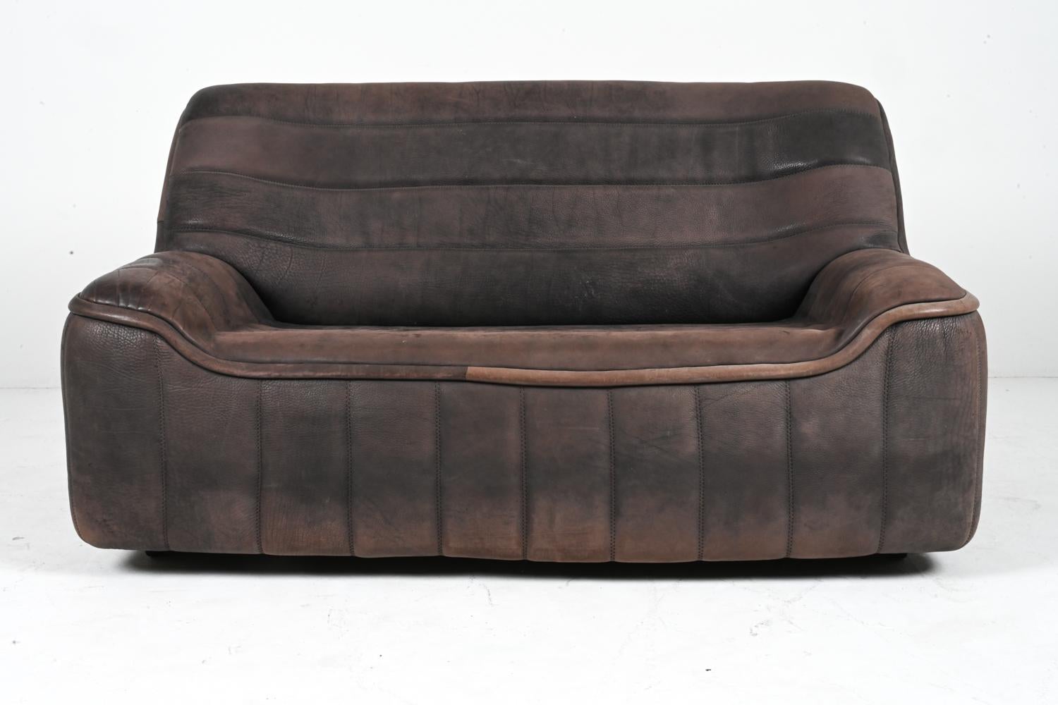 De Sede DS-84 Two-Seat Sofa in Buffalo Leather, c. 1970's In Good Condition In Norwalk, CT