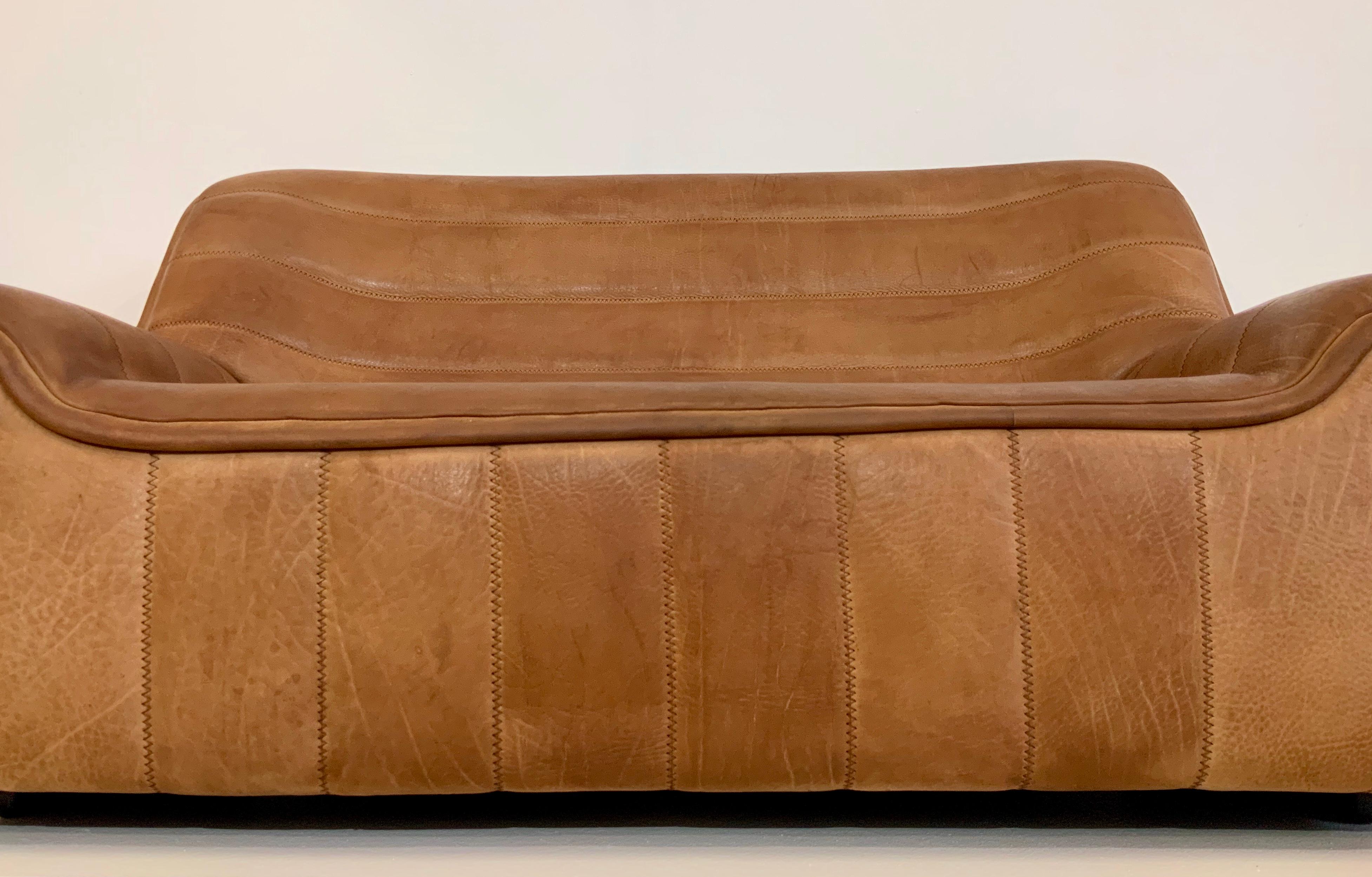 De Sede DS-84 Vintage Thick Buffalo Neck 2-Seat Leather Loveseat Sofa, 1970s For Sale 3