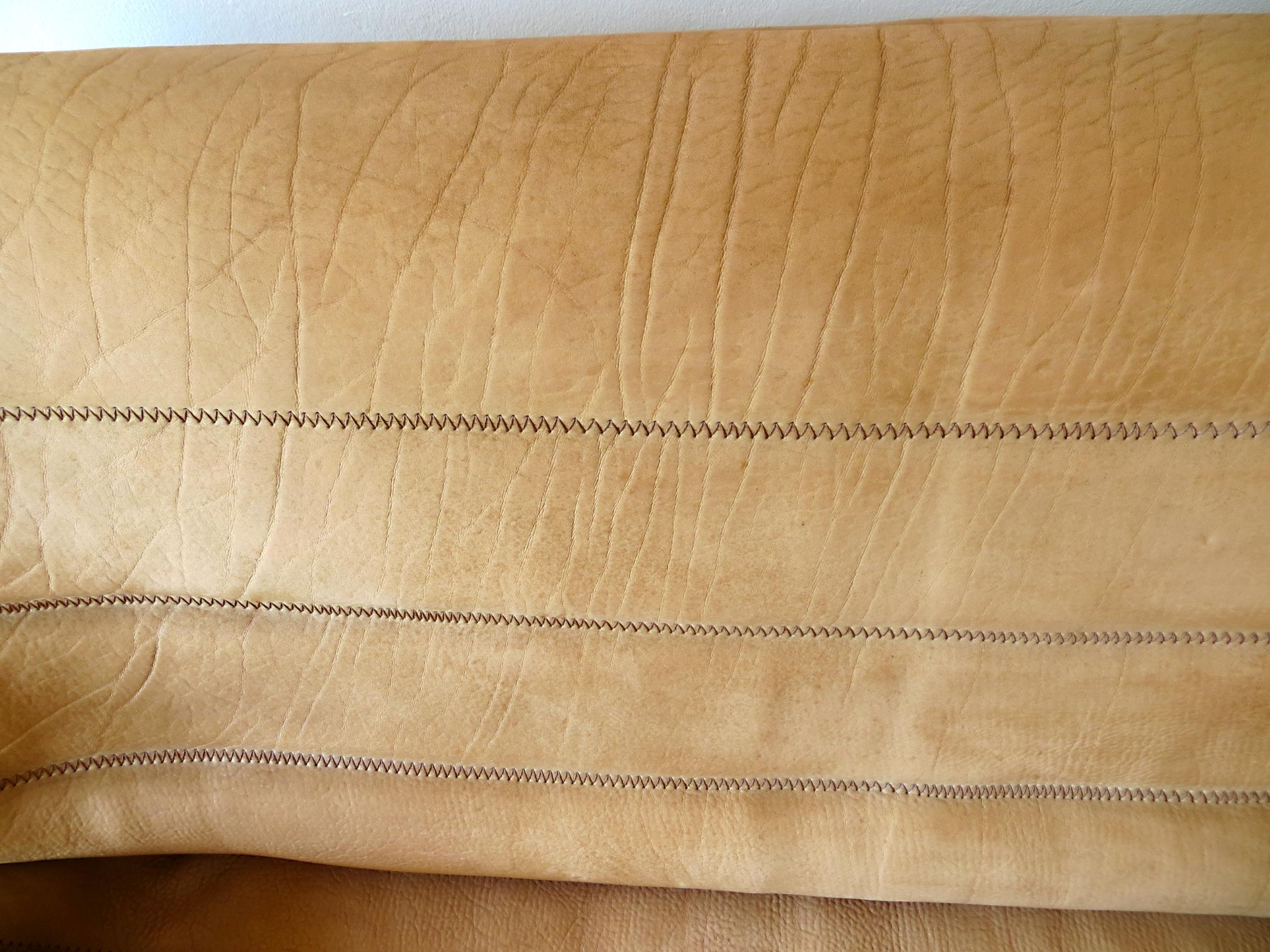 De Sede DS-84 Vintage Thick Buffalo Neck Leather 3-Seat Sofa, 1970s (Leder)