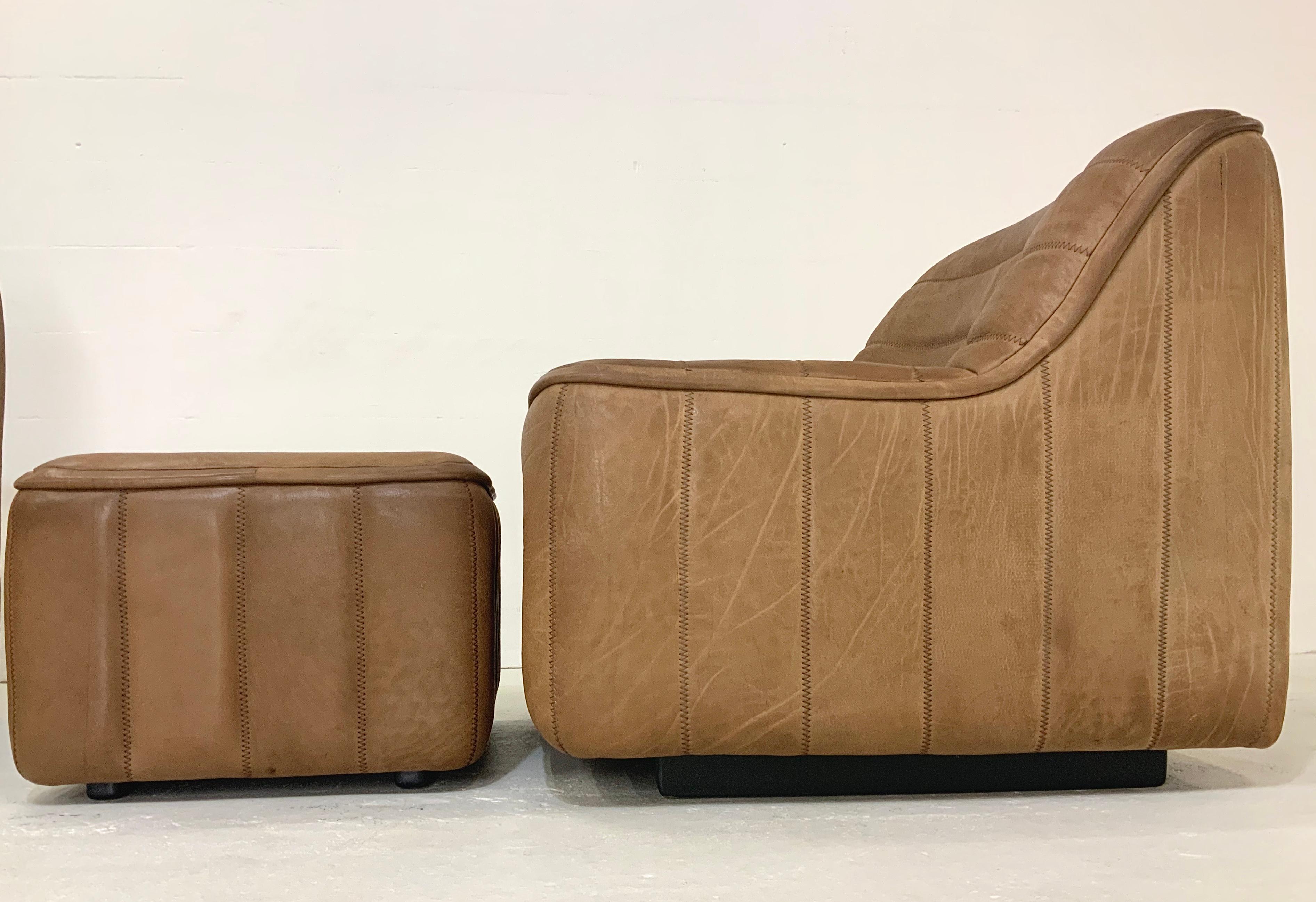 The vintage DS-84 model is a coveted and very rare design classic - specially the ottoman is very, very rare to get - designed in the midcentury era in early 1970s, by the renowned leather craftsman manufacturer in Switzerland the luxury
brand De