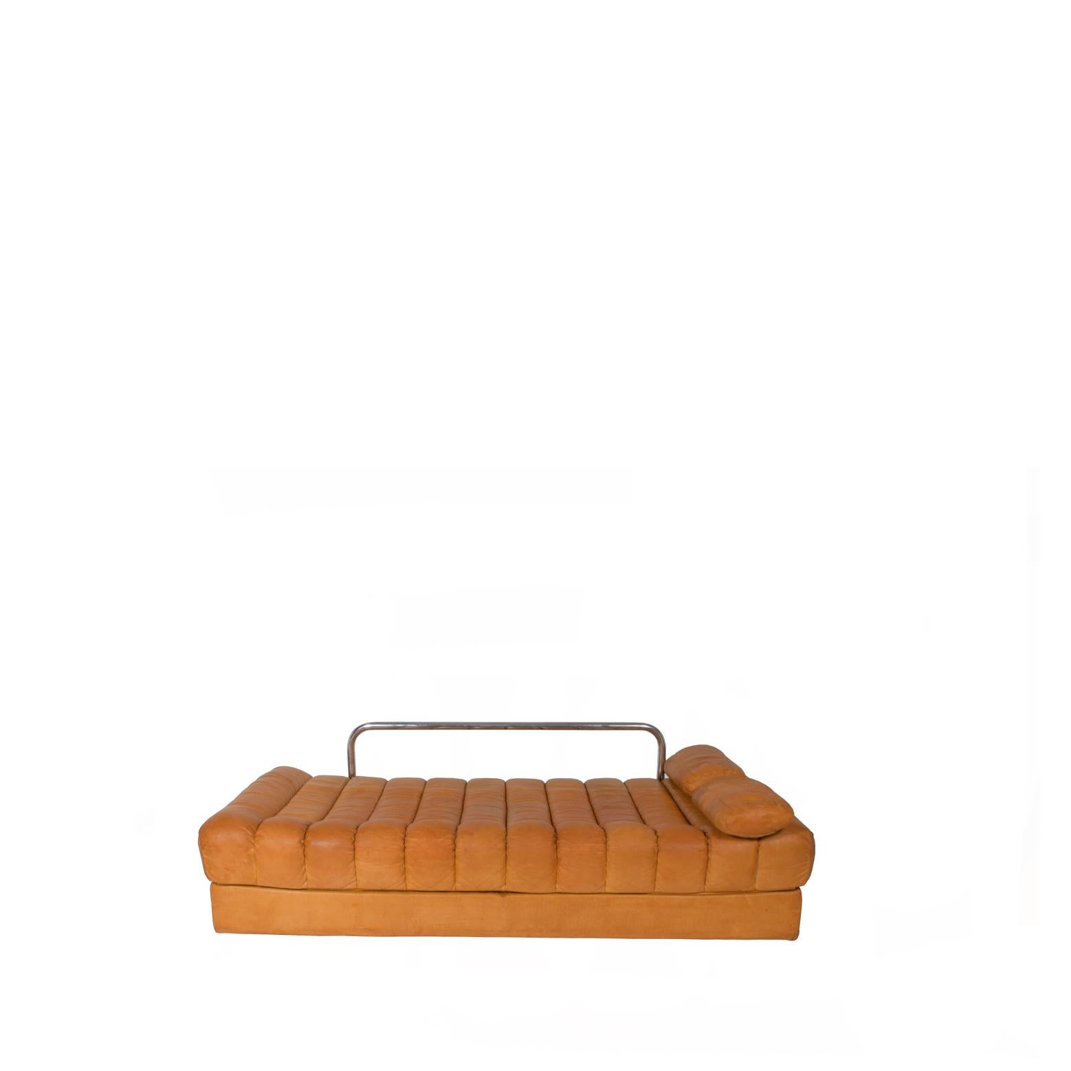 Mid-20th Century De Sede DS 85 Natural Daybed Leather Sofa / Bed
