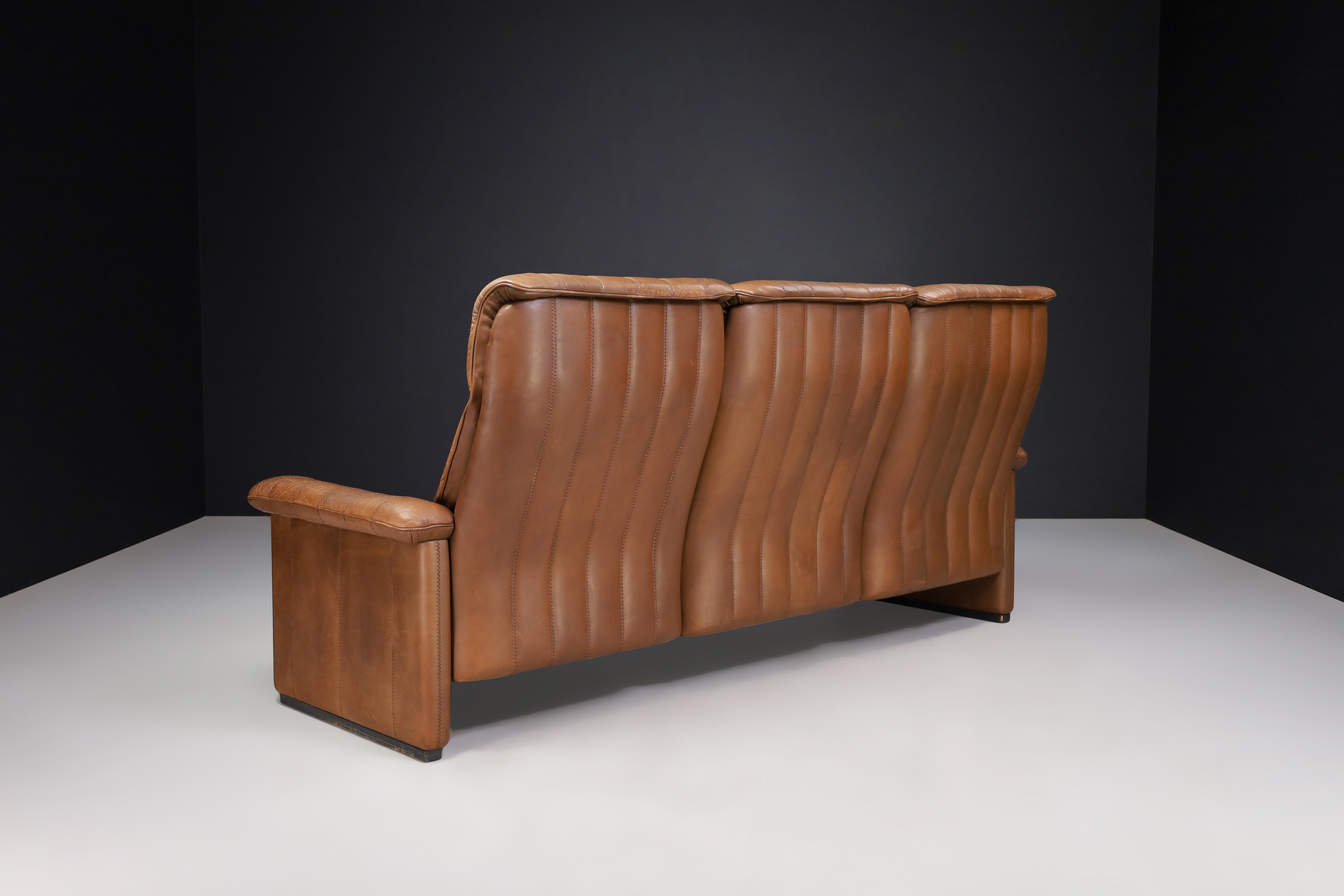 De Sede DS-86 Sofa aus patiniertem Leder, Schweiz, 1970er Jahre im Angebot 1