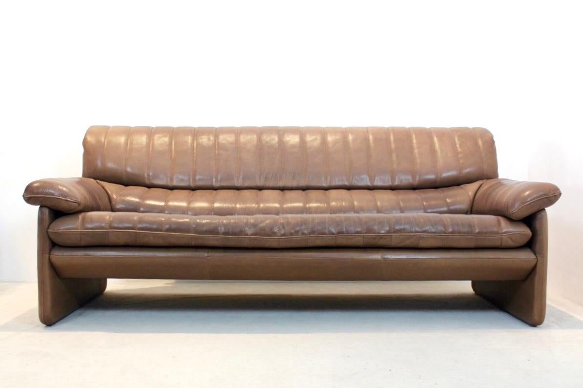 Swiss De Sede DS-86 Three-Seat Sofa in Soft Thick Brown Neck Leather