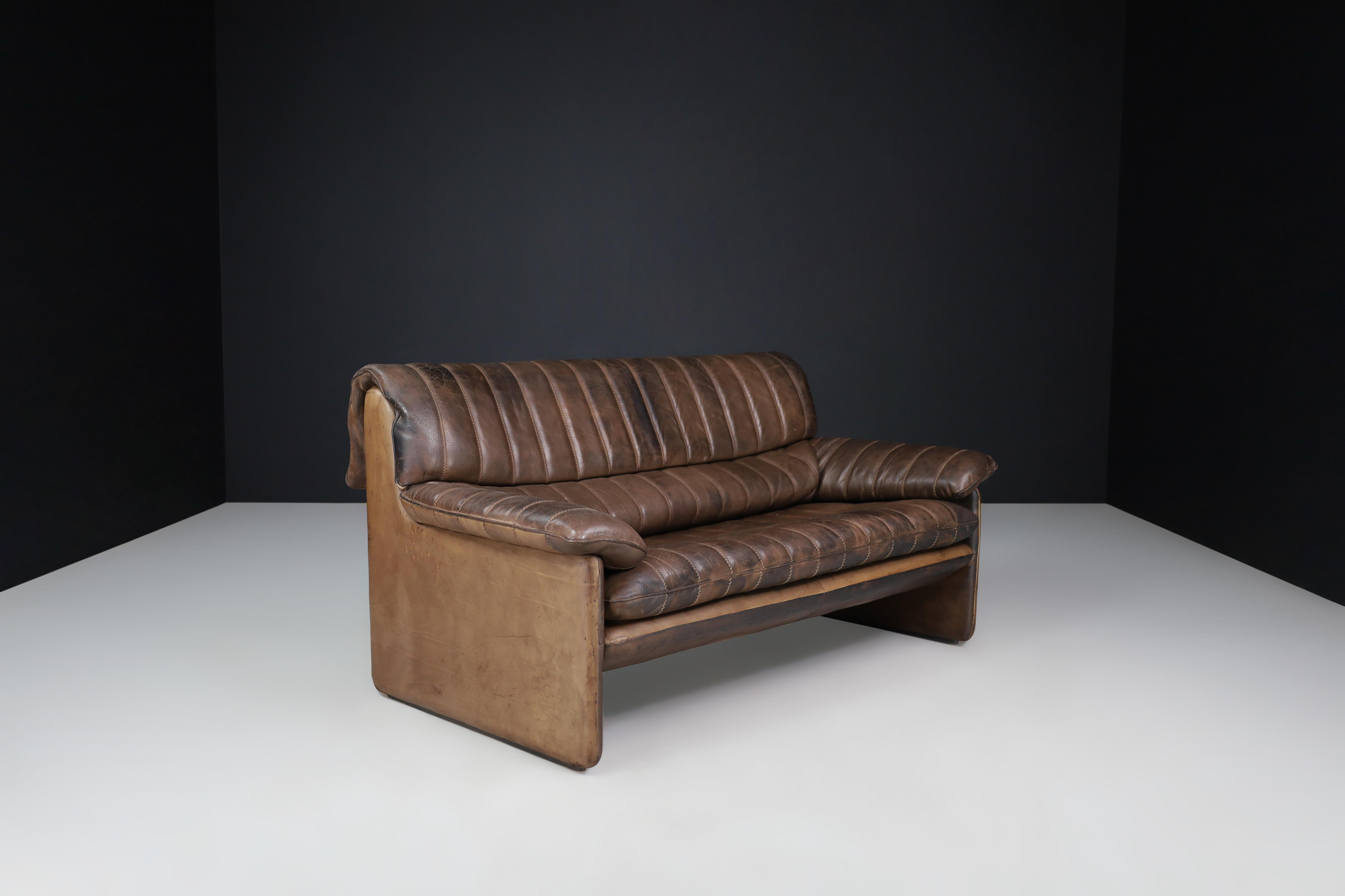 De Sede DS-86 Zweisitziges Sofa aus patiniertem braunem Leder, Schweiz, 1960er Jahre (Schweizerisch) im Angebot