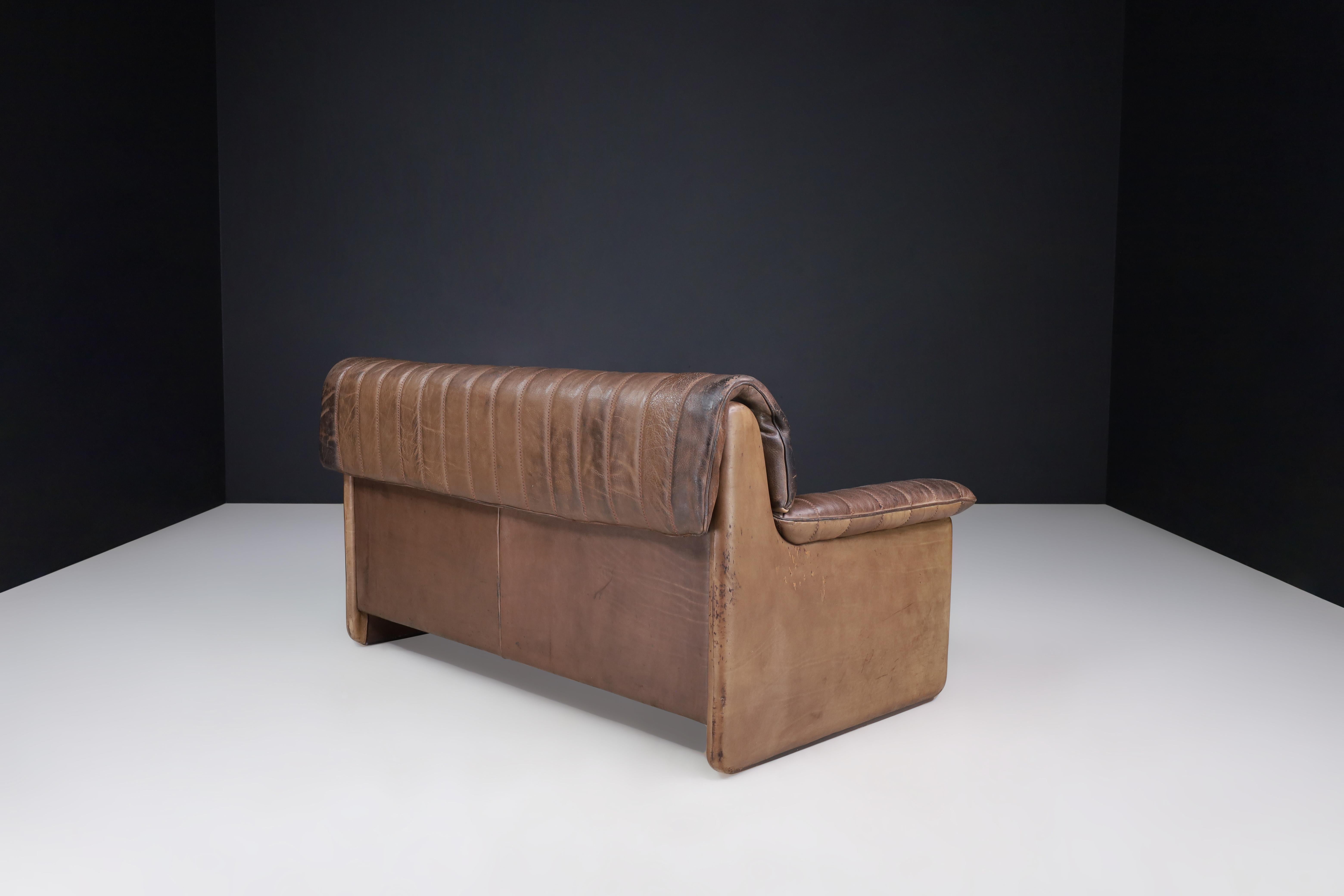 De Sede DS-86 Zweisitziges Sofa aus patiniertem braunem Leder, Schweiz, 1960er Jahre (20. Jahrhundert) im Angebot