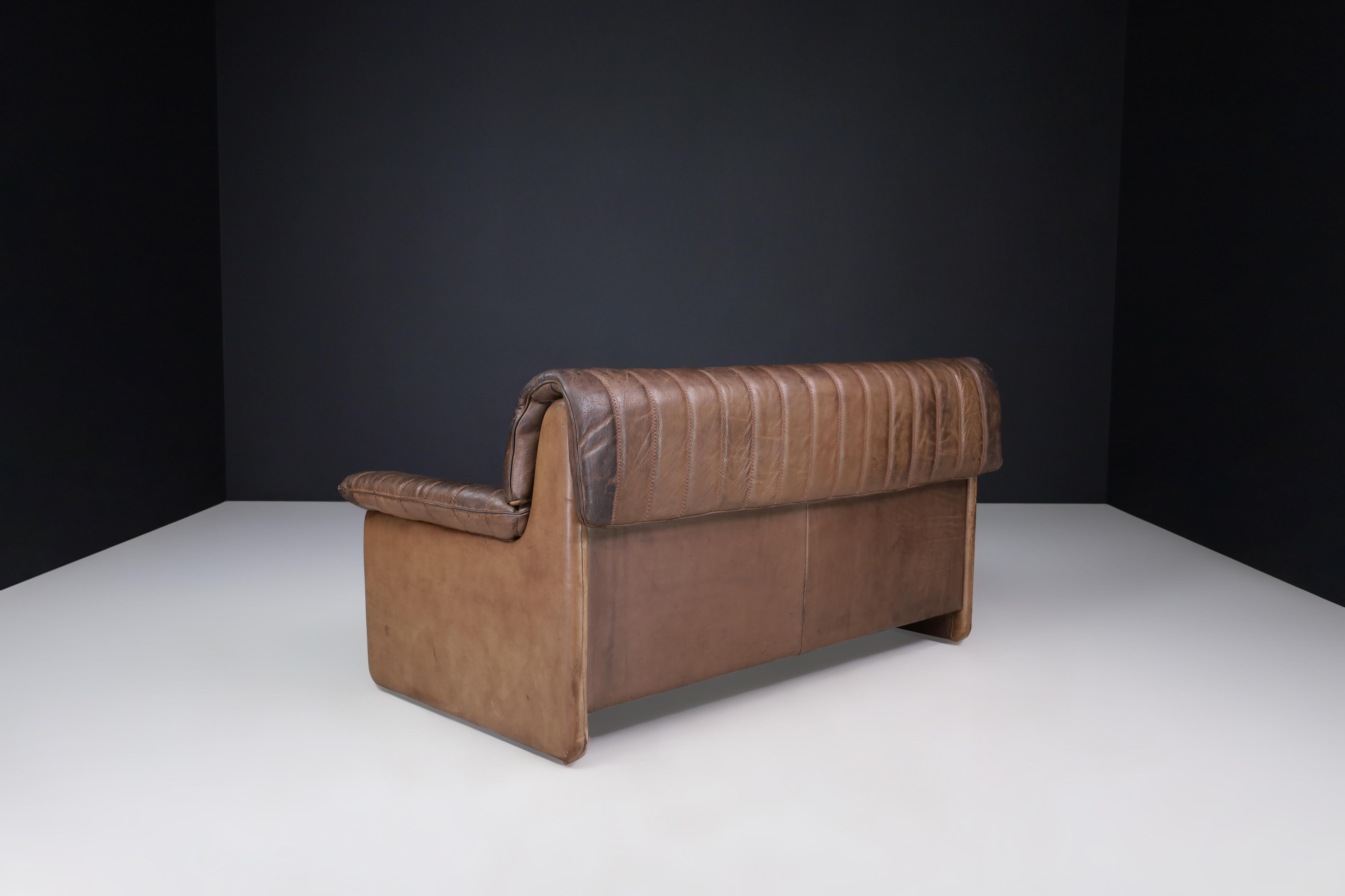 De Sede DS-86 Zweisitziges Sofa aus patiniertem braunem Leder, Schweiz, 1960er Jahre im Angebot 1