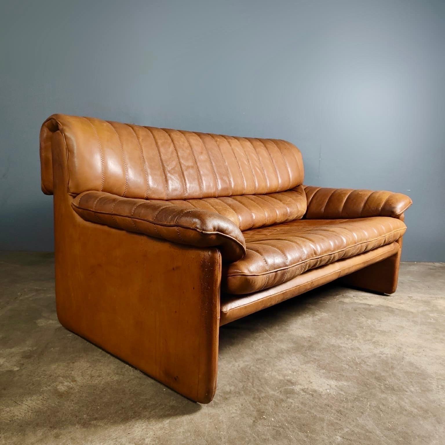 New Stock ✅

De Sede DS-86 Two Seater Brown Leather Sofa Mid Century Vintage Retro MCM

Hand built by De Sede craftsman in Switzerland in the 1970s, this beautiful two seater sofa is upholstered in 3mm-5mm thick buffalo neck leather with a