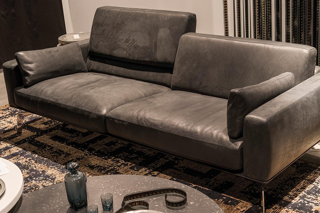 Modern De Sede DS-87 Four-Seat Sofa in Hazel Upholstery by Antonella Scarpitta For Sale