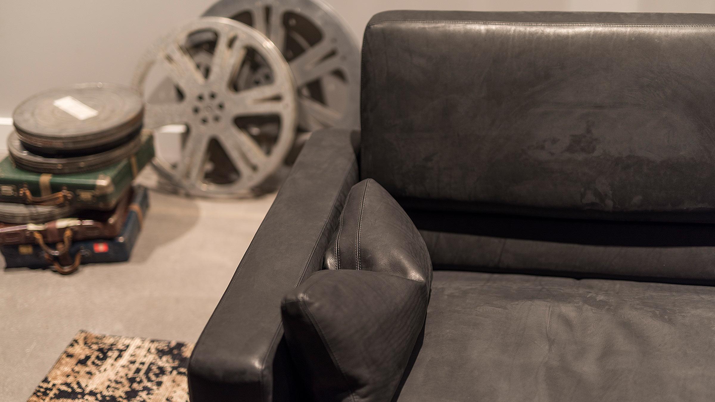 Contemporary De Sede DS-87 Four-Seat Sofa in Hazel Upholstery by Antonella Scarpitta For Sale