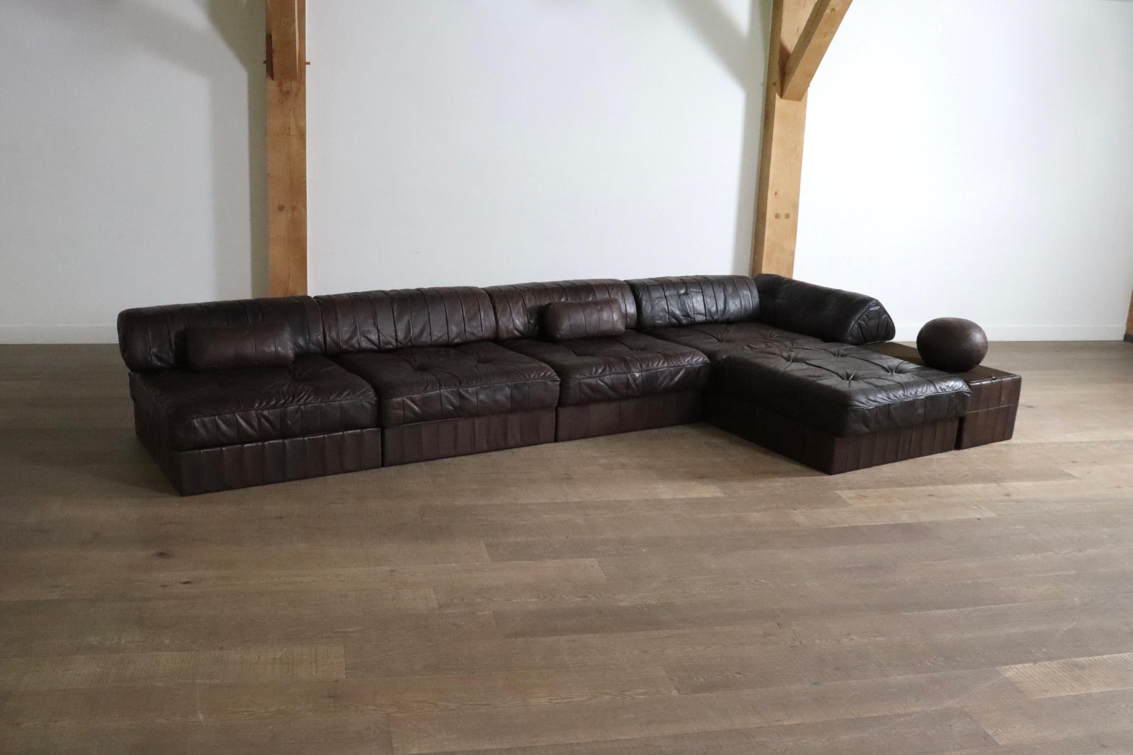 De Sede DS 88 Modular Sofa In Brown Patchwork Leather, Switzerland 1970s For Sale 12