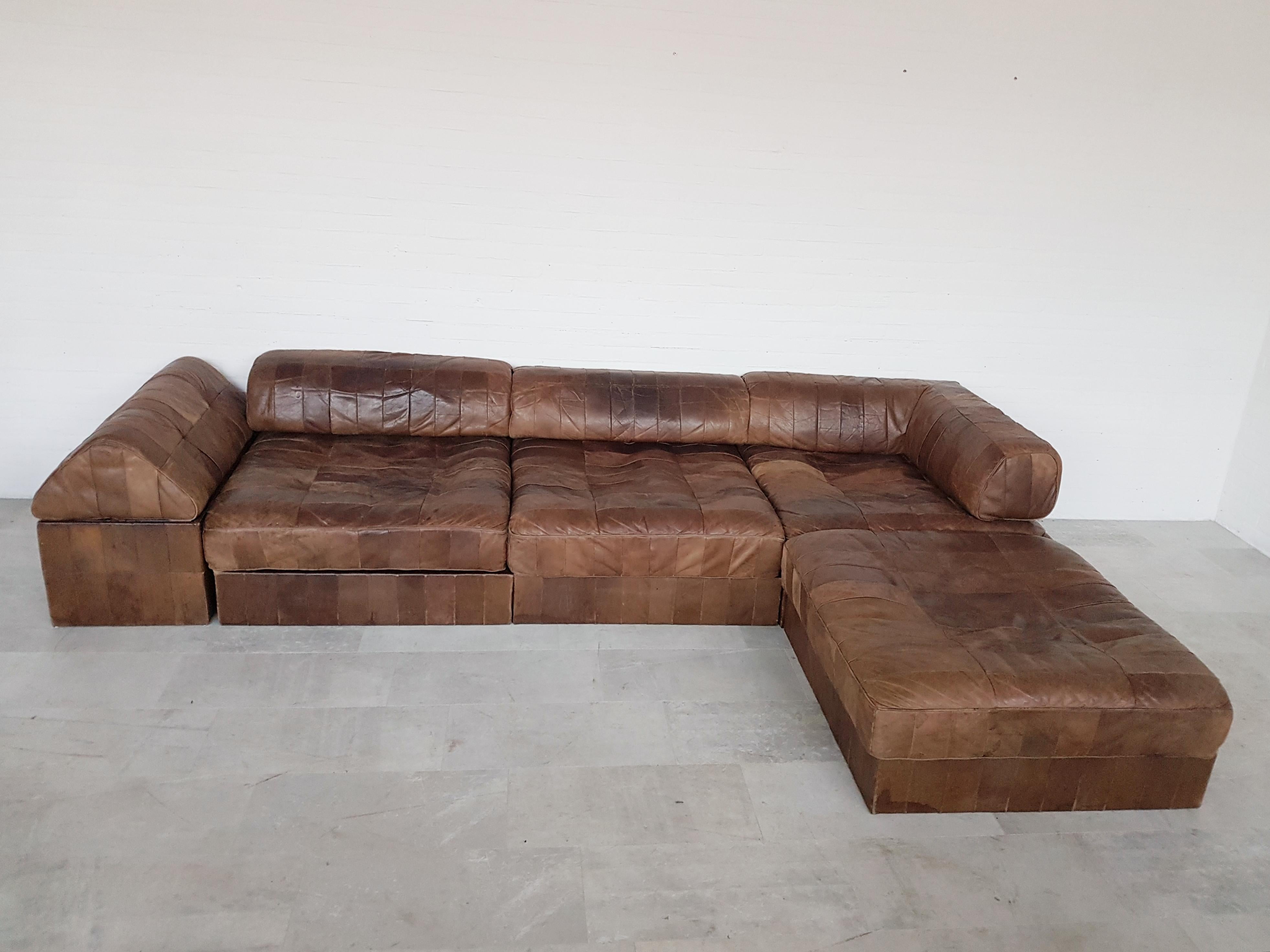 Mid-Century Modern sectional sofa by De Sede Switzerland.


The whole set consists of 13 pieces.
