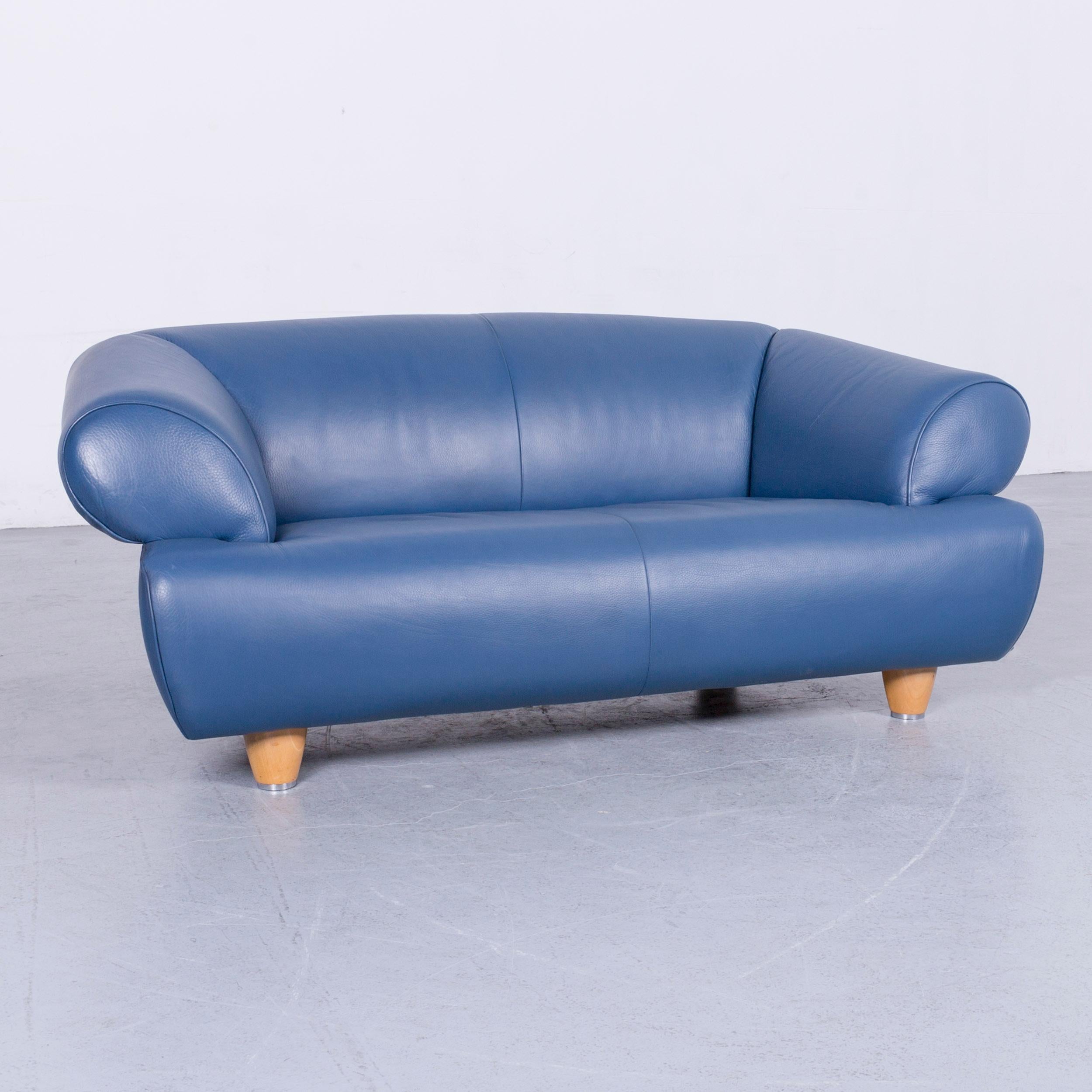 Blue colored original De Sede DS 91 designer leather sofa in a minimalistic and modern design, made for pure comfort.
