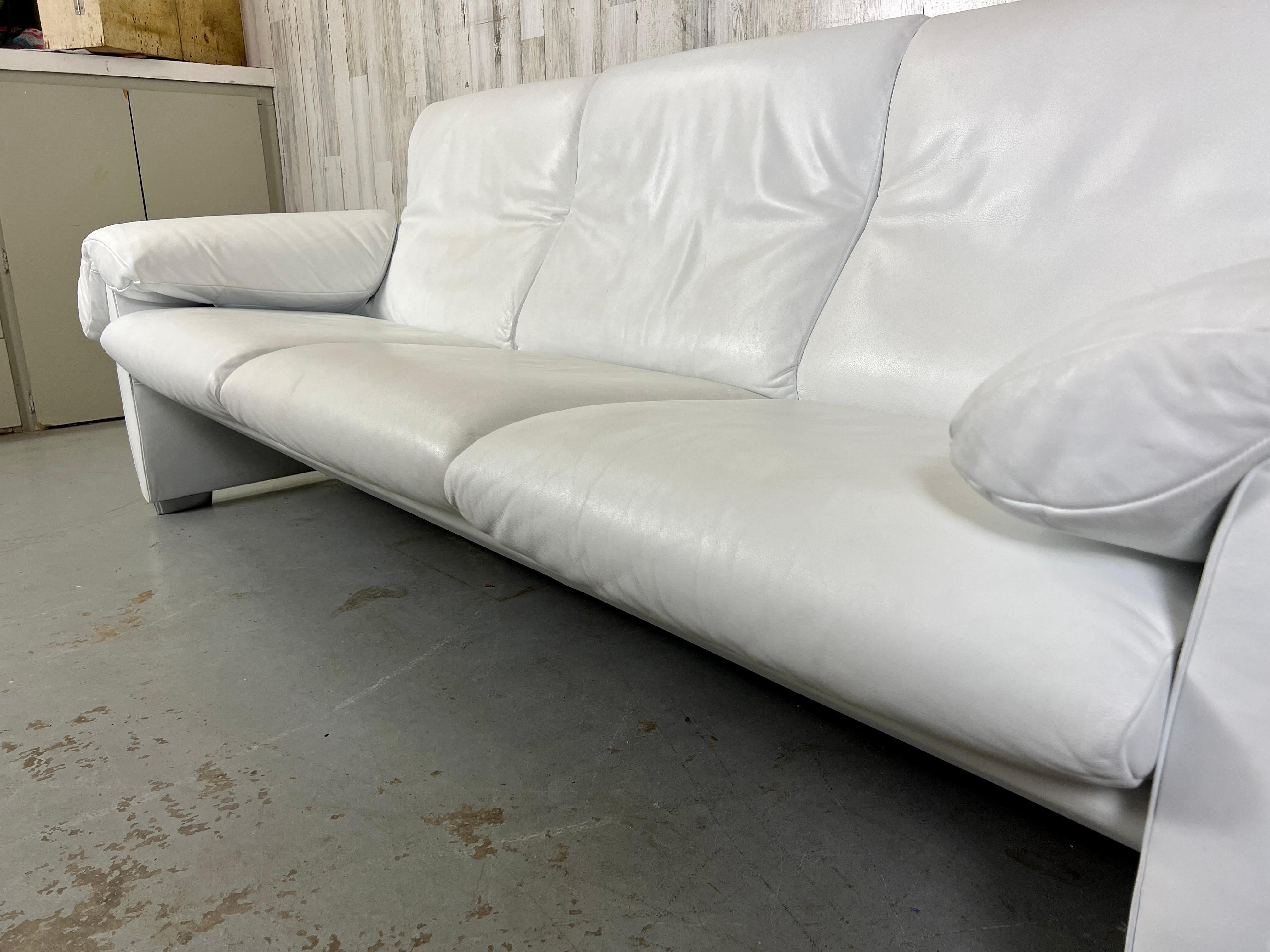 De Sede DS10 White Leather Sofa For Sale 2