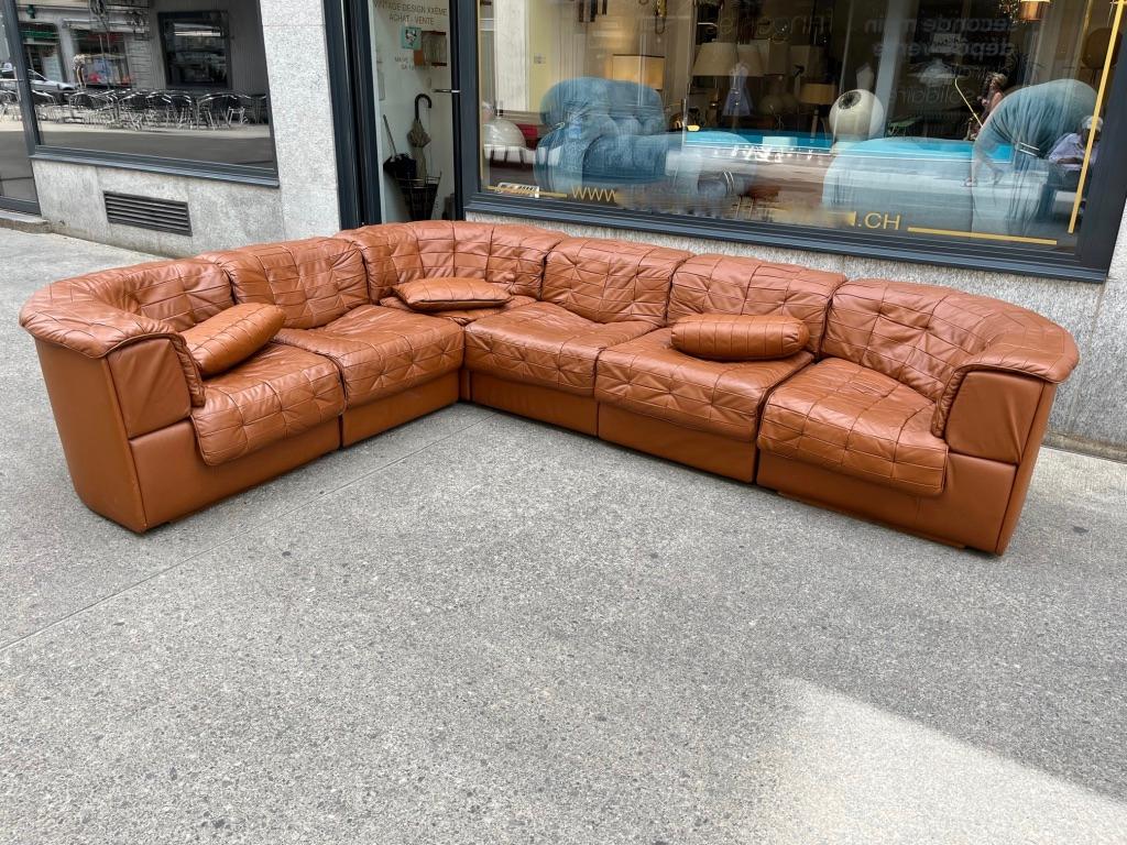 De Sede DS11 Cognac Patchwork Leather Modular Sofa, Switzerland, Ca. 1970s In Good Condition In Geneva, CH