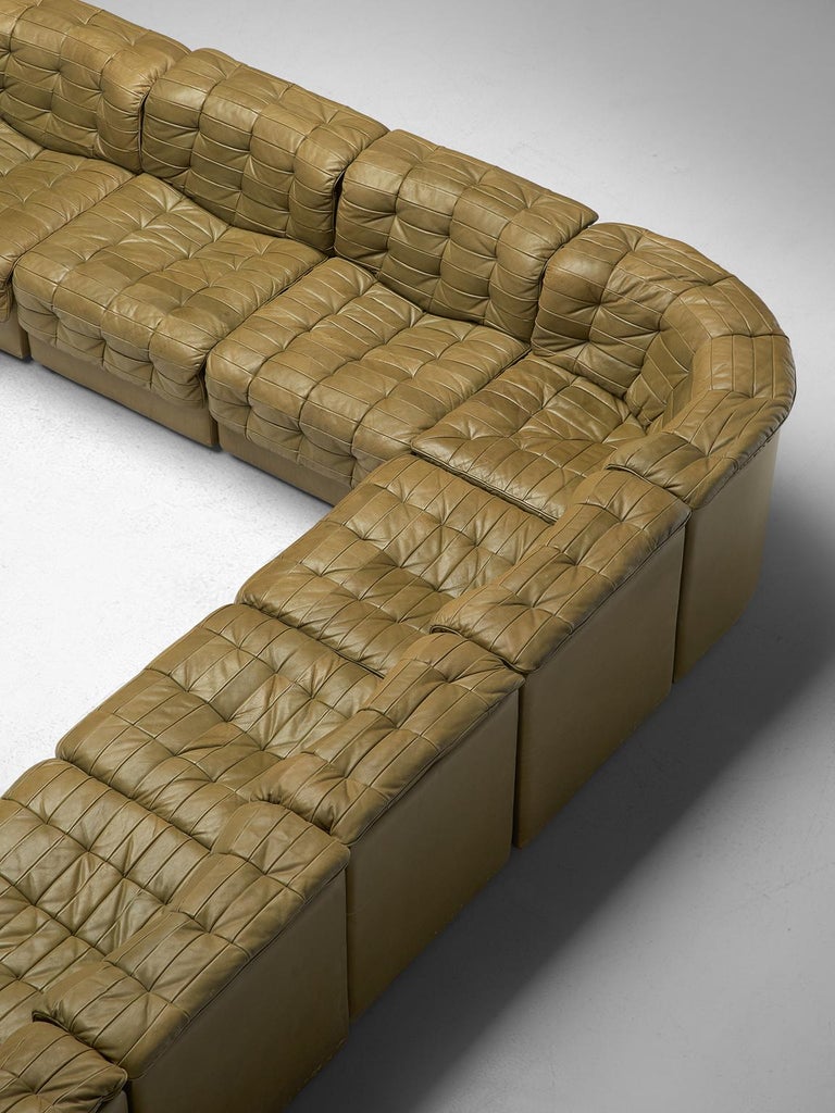 De Sede 'DS11' Sectional Sofa in Original Olive Green Leather For Sale