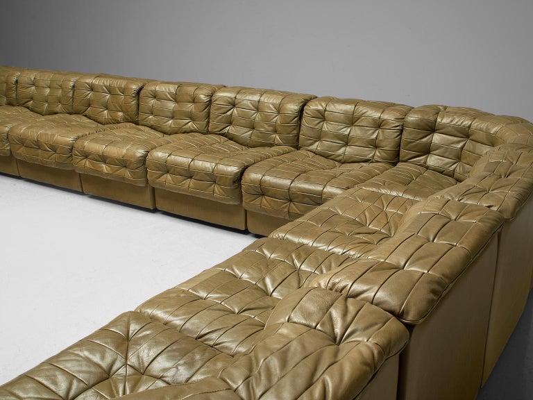 De Sede 'DS11' Sectional Sofa in Original Olive Green Leather For Sale