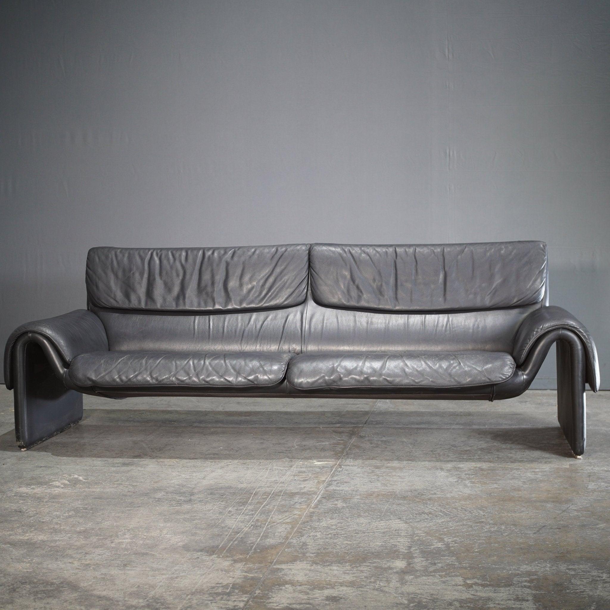 Mid-Century Modern De Sede DS2011 Black Leather Sofa For Sale