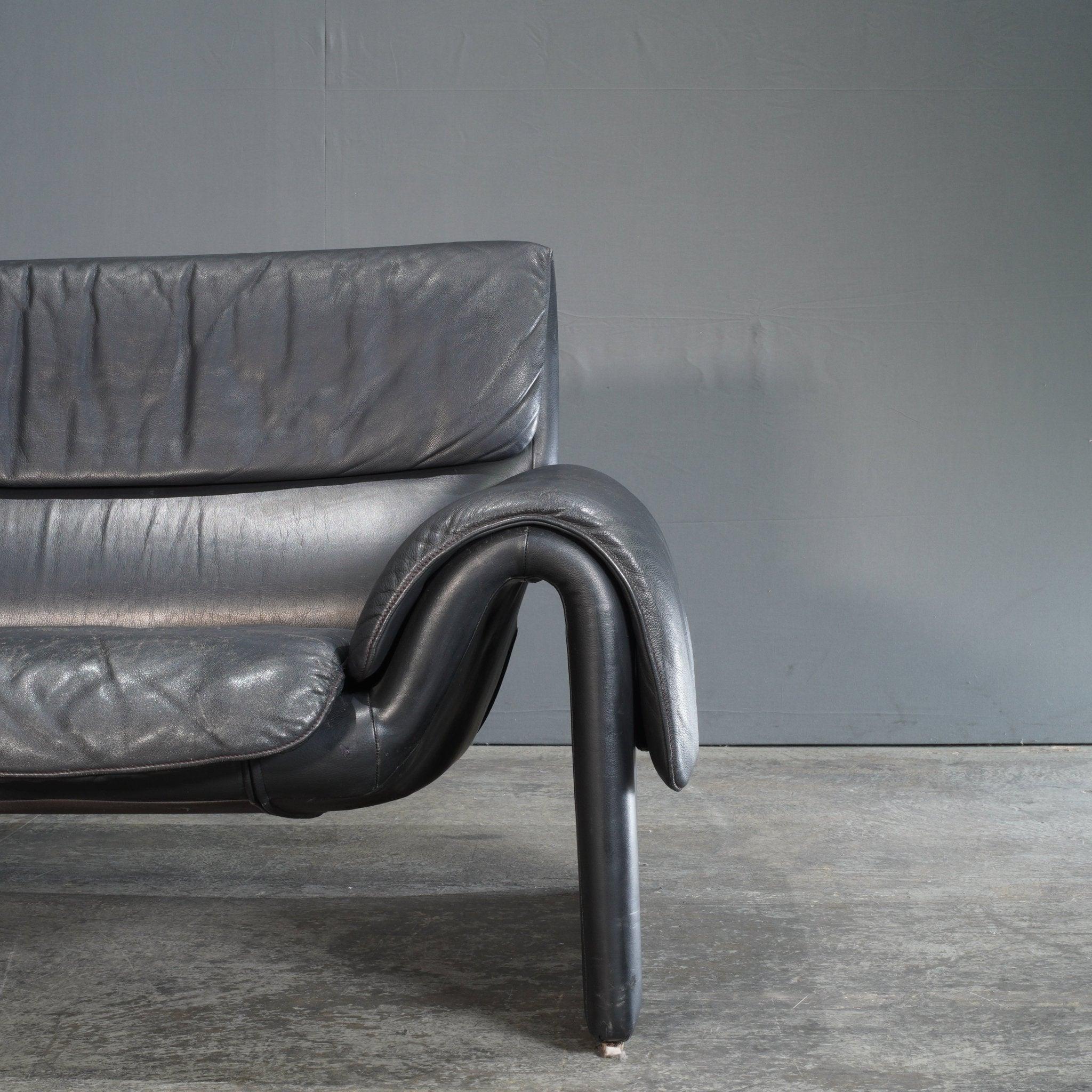 De Sede DS2011 Black Leather Sofa In Good Condition For Sale In Basildon, London