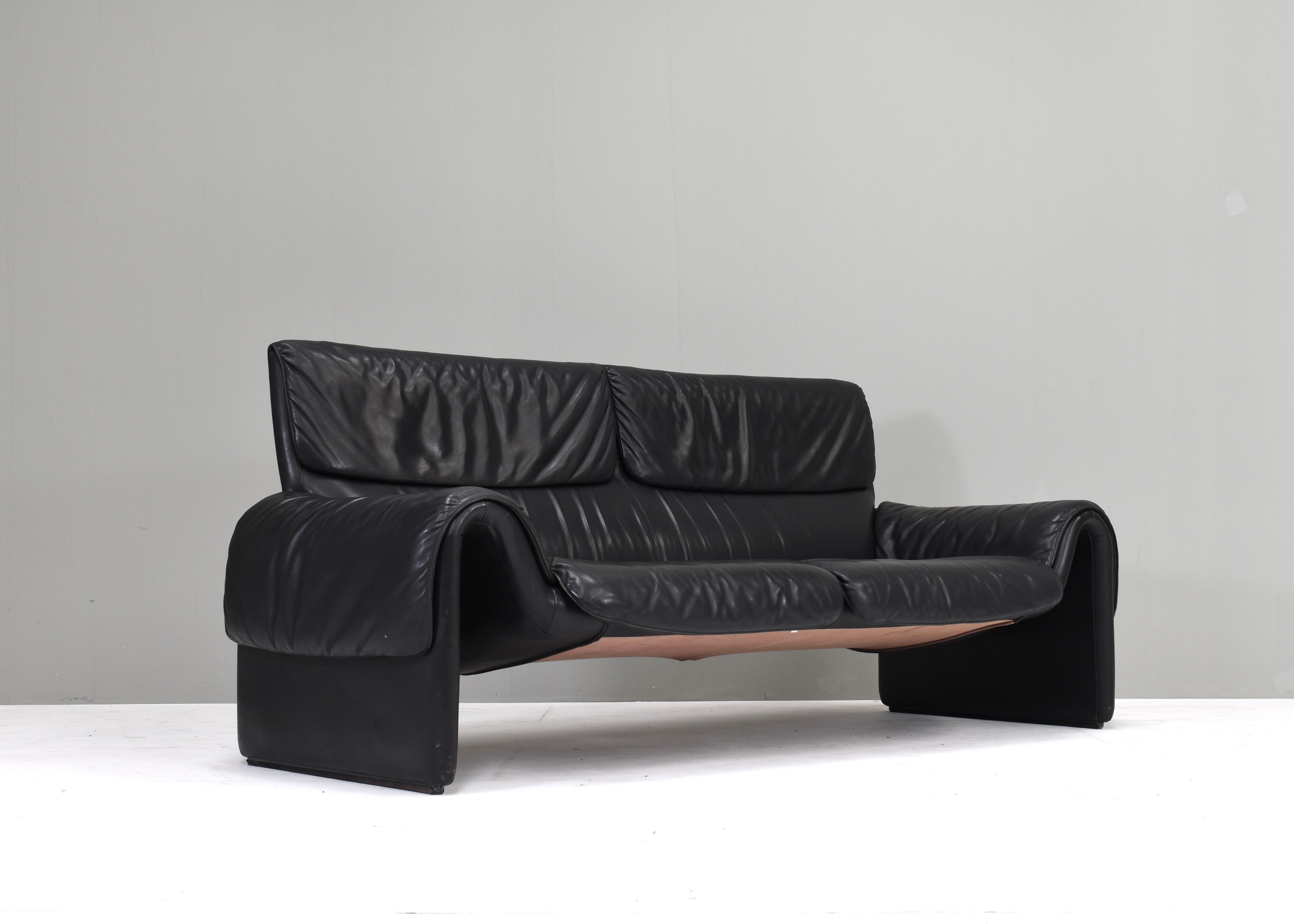 Swiss De Sede DS2011 Black Leather Sofa, Switzerland - circa 1980  For Sale