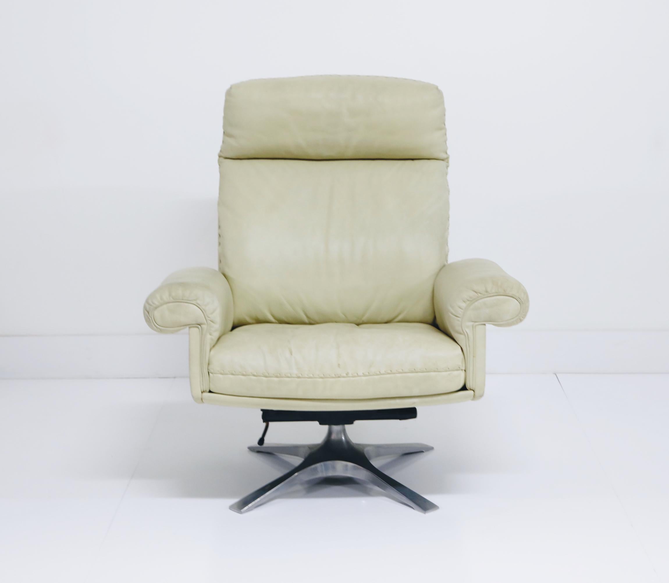 Casual, refined, laid back and understated. If you are looking for an extremely high-quality lounge chair that speaks volumes on your character, that says while you are successful and appreciate the best in quality, design and style, you prefer the