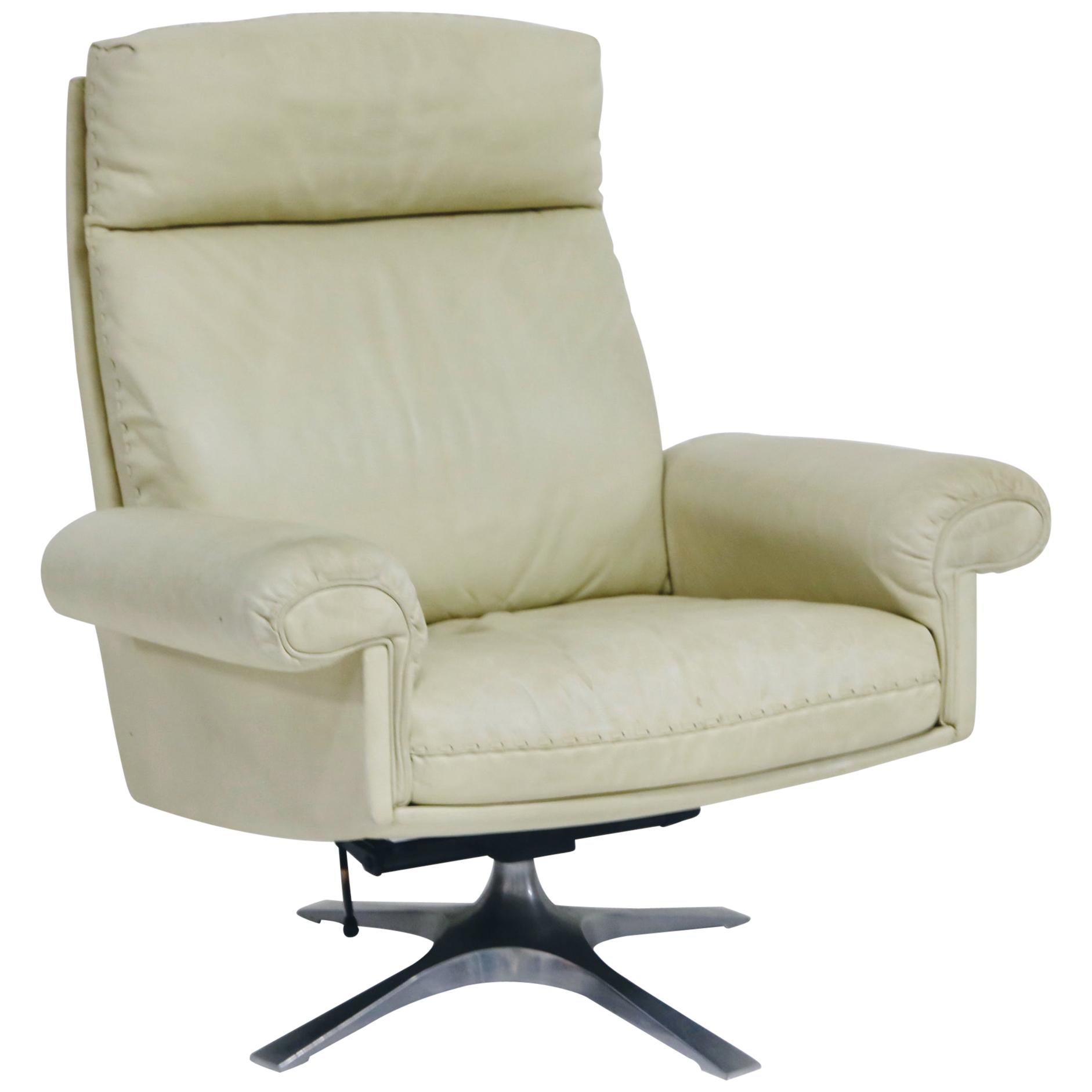 De Sede DS31 Off-White Leather Executive Swivel Lounge Armchair with Tilt, 1970s