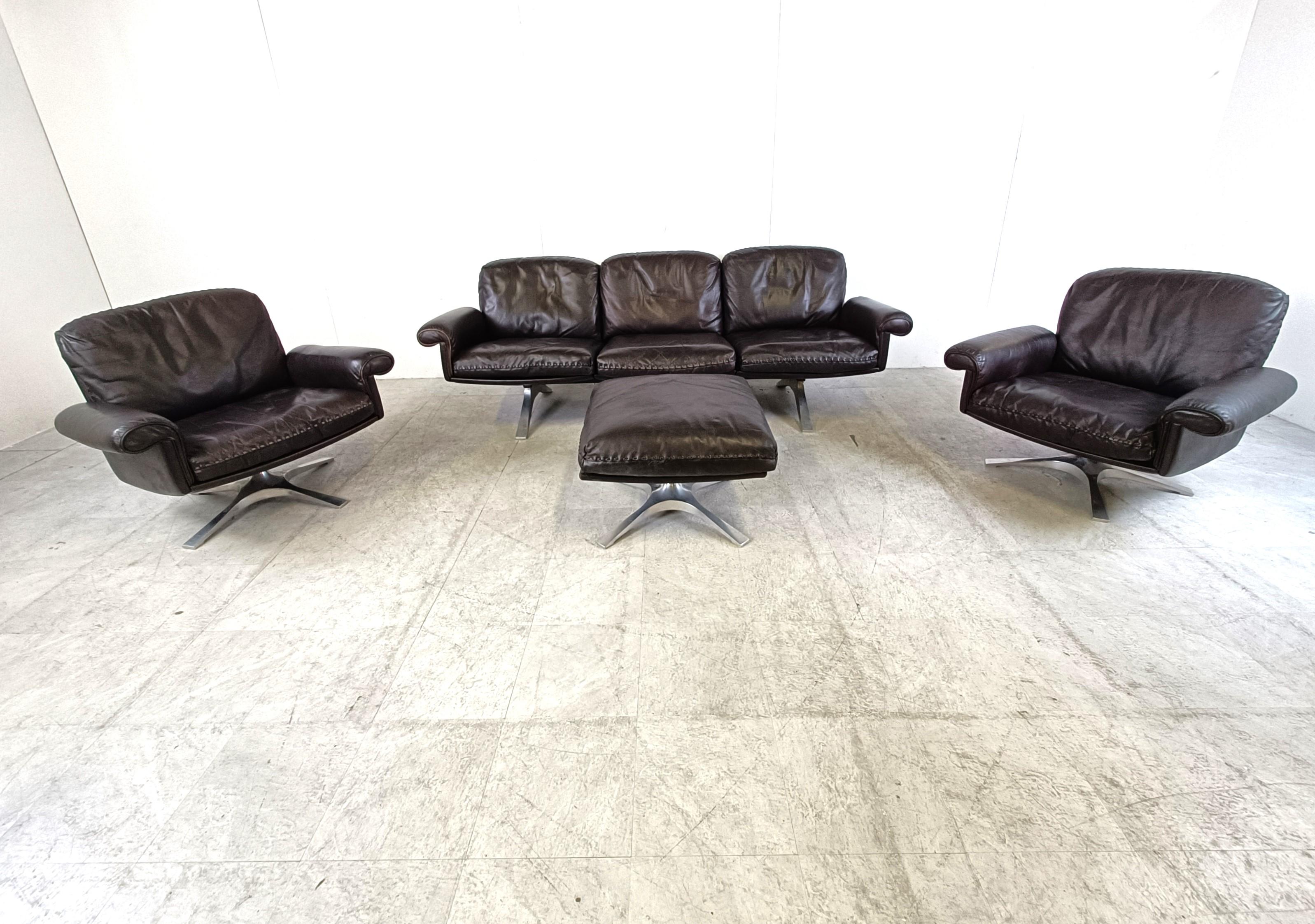 Mid-Century Modern De sede DS31 sofa set in brown leather, 1970s