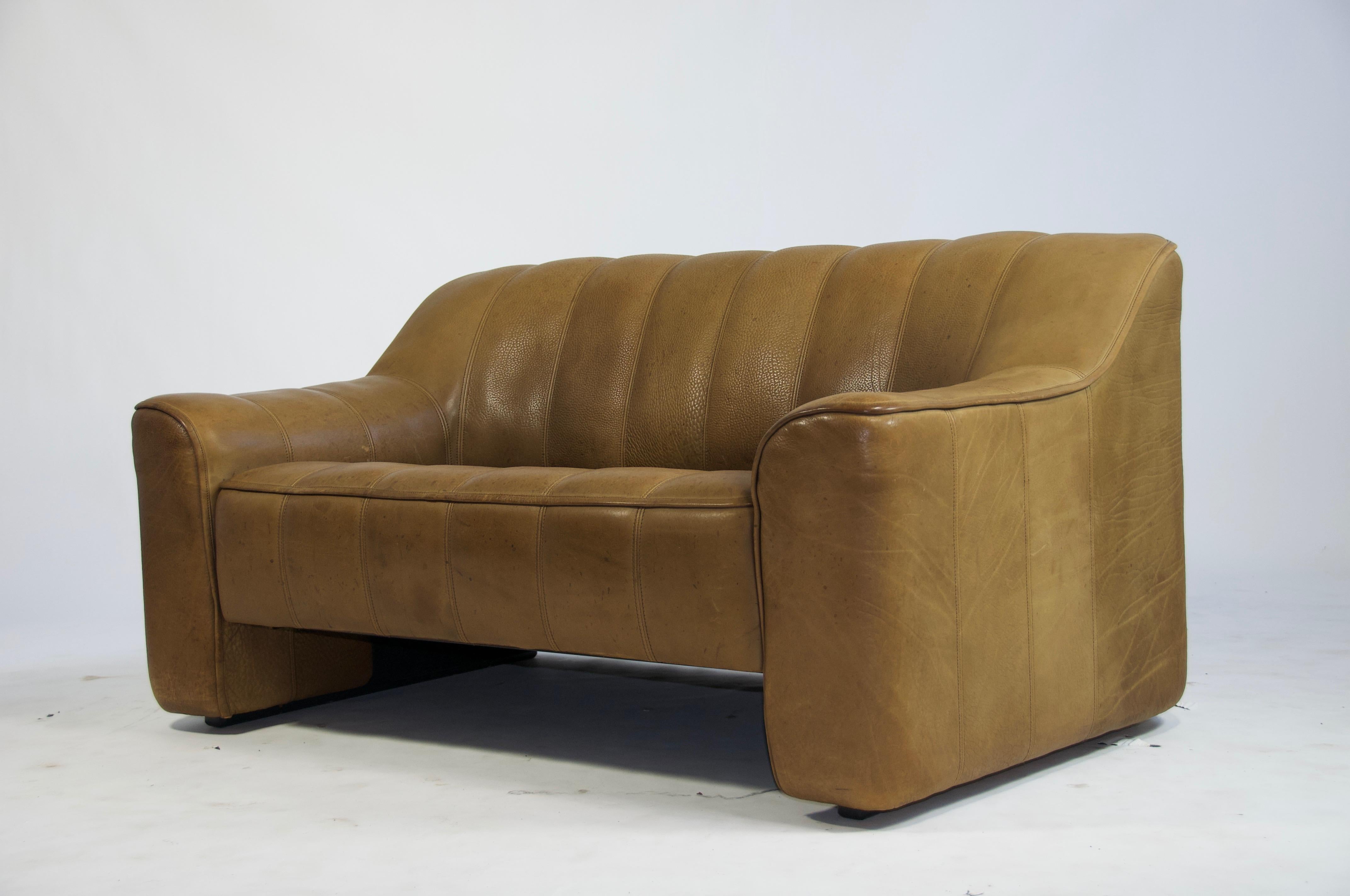 Mid-Century Modern De Sede DS44 Leather Sofa For Sale