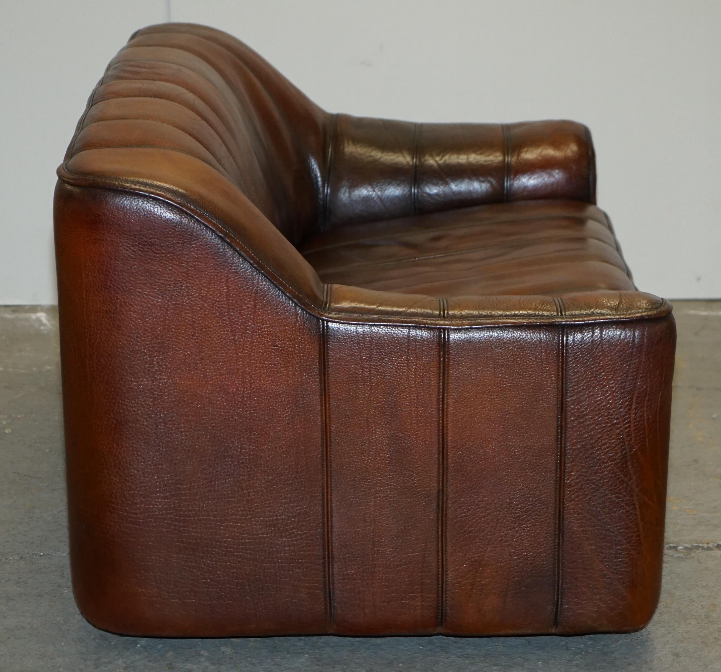 DE SEDE DS44 RECLINiNG CUIR BUFALO NECK BROWN PAIR OF ARMCHAIRS & SOFA SUITE en vente 11