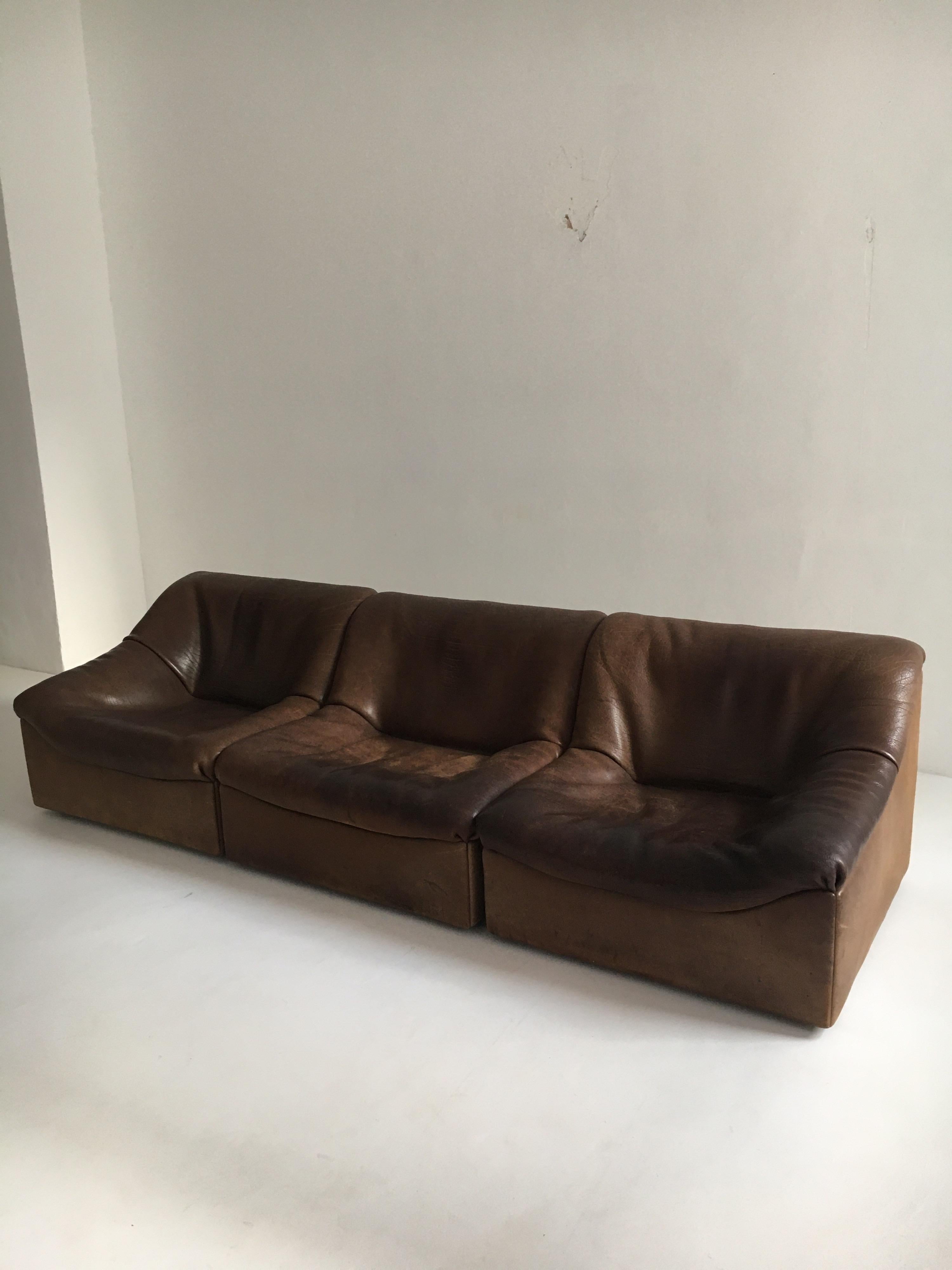 De Sede DS46 Sectional Sofa in Cognac Buffalo Leather, Switzerland, 1970s In Good Condition In Vienna, AT