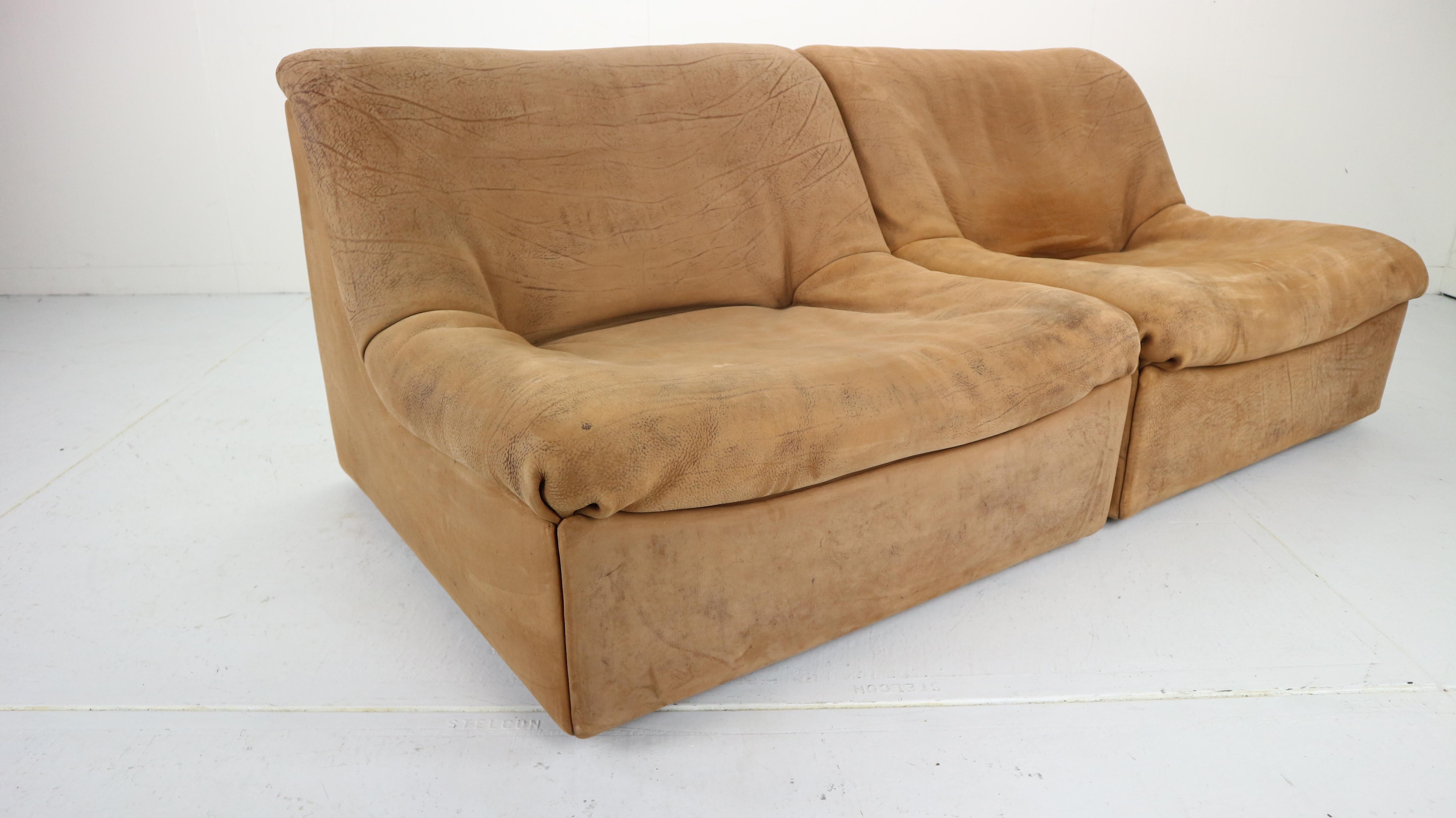 Beautiful two-piece modular sectional sofa in thick buffalo nubuck leather by De Sede, Switzerland, 1970s.
You can make it two single lounge chairs, or two-seat comfortable sofa as pieces are sectional and easy to move it!
Original condition.