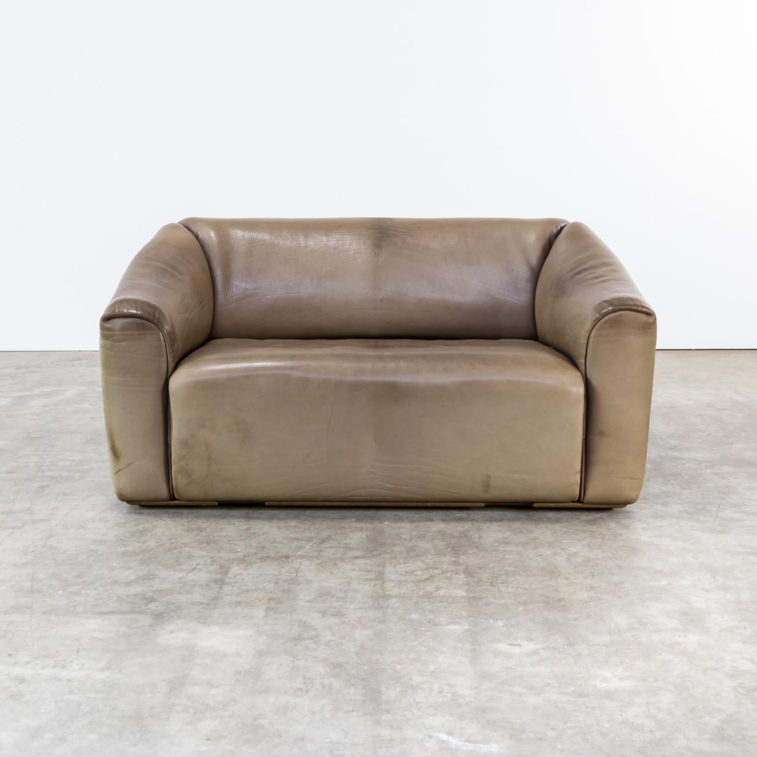 Swiss De Sede “DS47” Leather Two-Seat Sofa For Sale