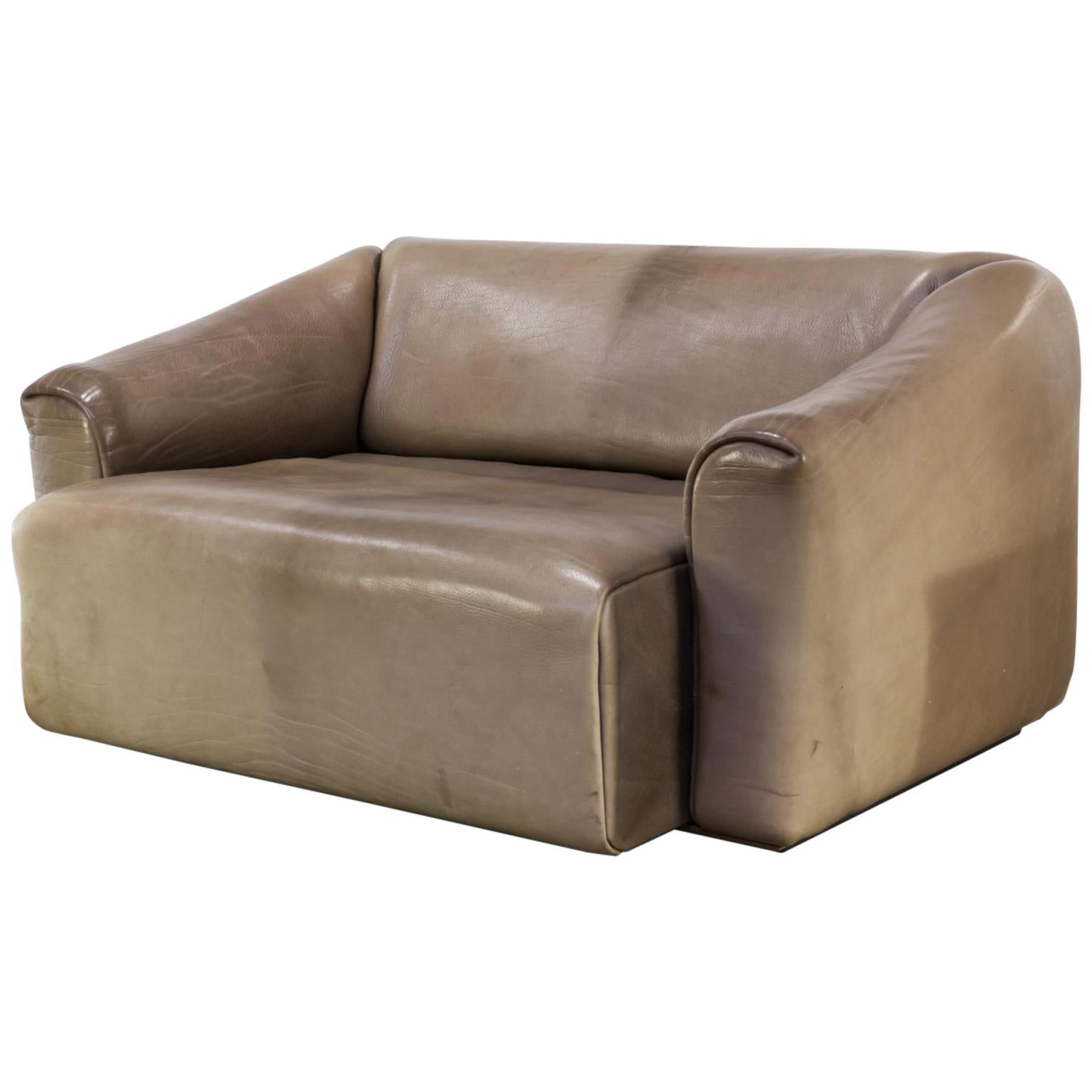 De Sede “DS47” Leather Two-Seat Sofa For Sale