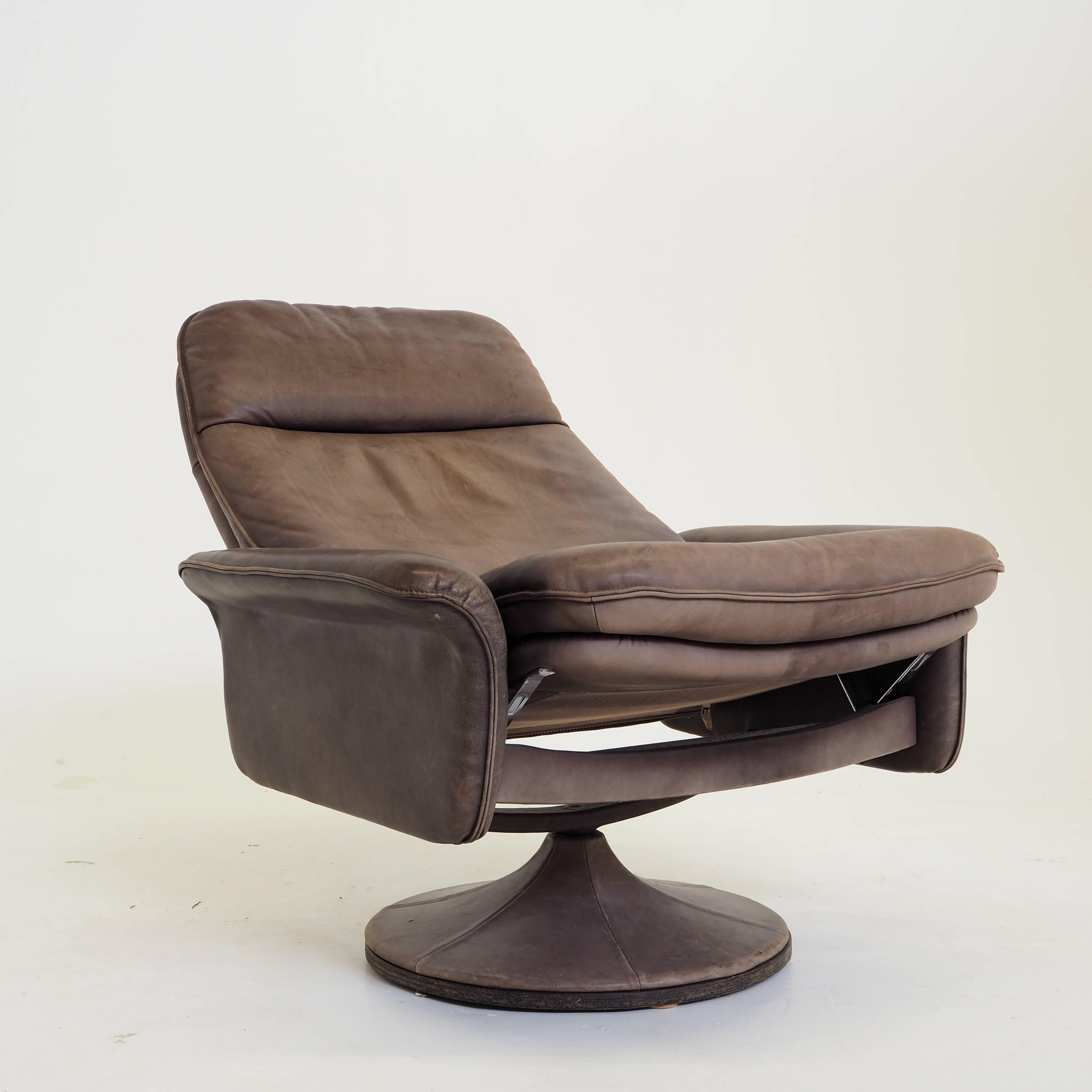 De Sede DS50 Leather Swivel Lounge Armchair For Sale 3