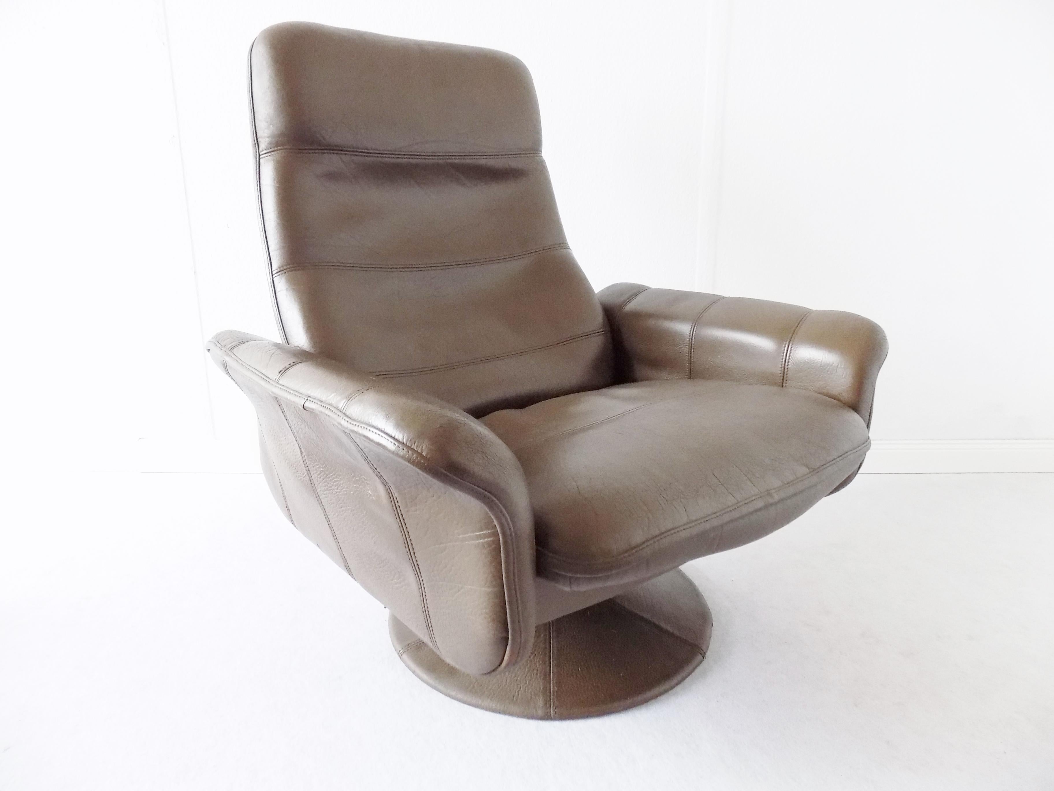 De Sede DS50 Tulip Lounge Chair with Ottoman, mid-century modern, Swiss, leather 6