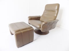 De Sede DS50 Tulip Lounge Chair with Ottoman, mid-century modern, Swiss, leather