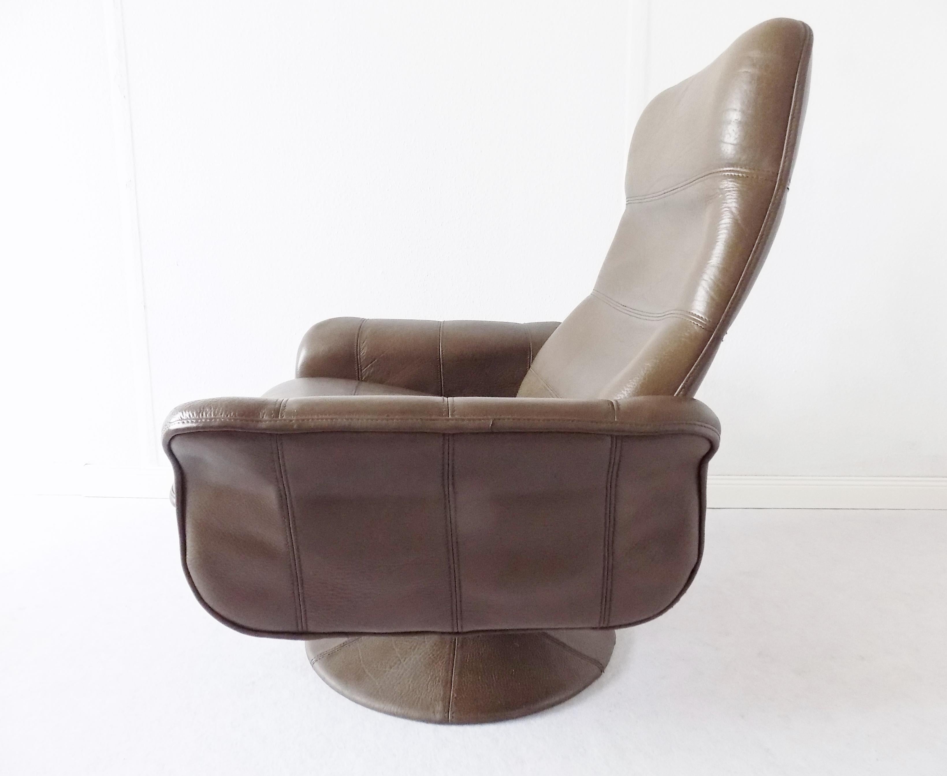 De Sede DS50 Tulip Lounge Chair with Ottoman, mid-century modern, Swiss, leather im Zustand „Gut“ in Ludwigslust, Mecklenburg-Vorpommern