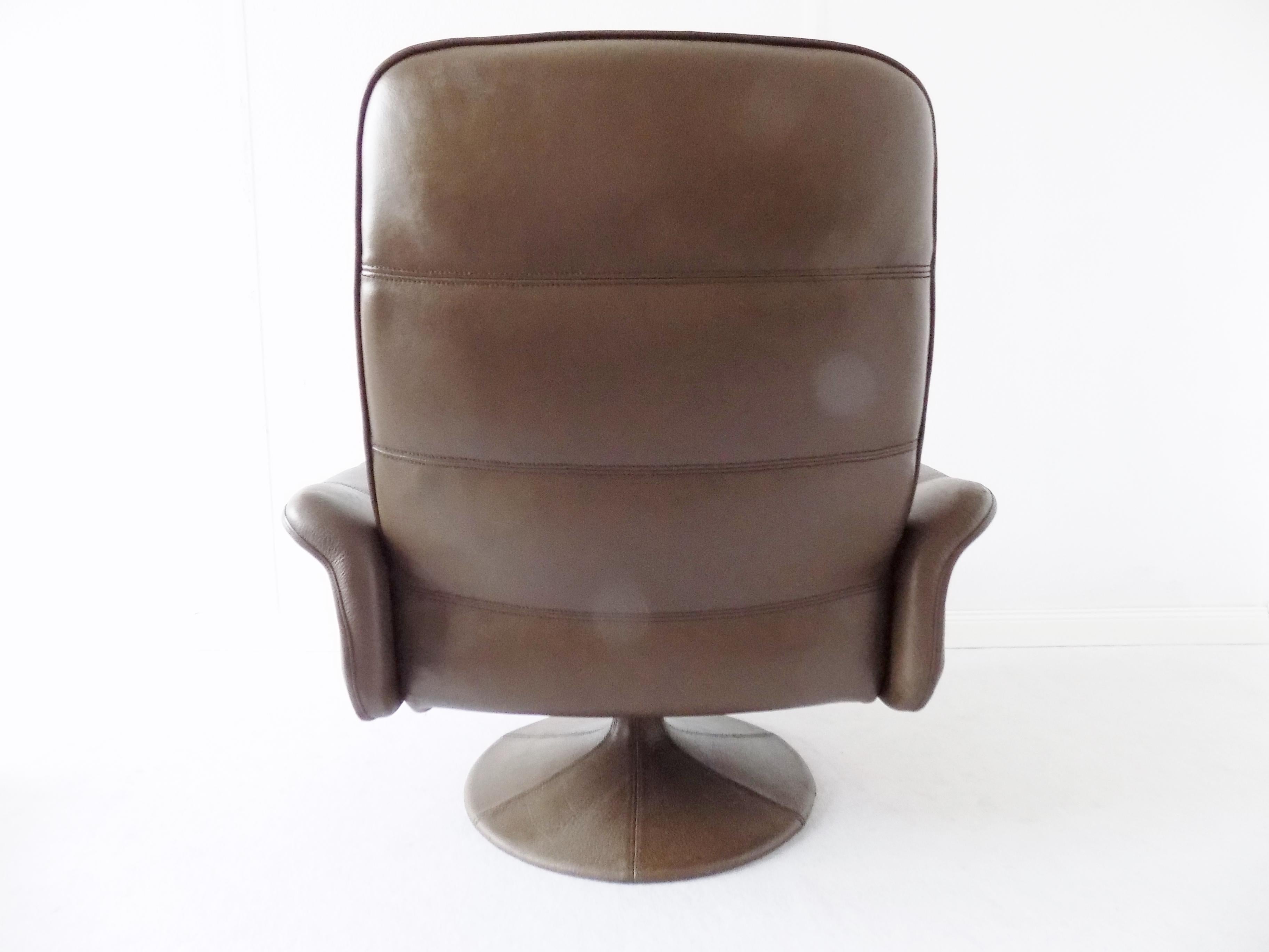 De Sede DS50 Tulip Lounge Chair with Ottoman, mid-century modern, Swiss, leather (Ende des 20. Jahrhunderts)