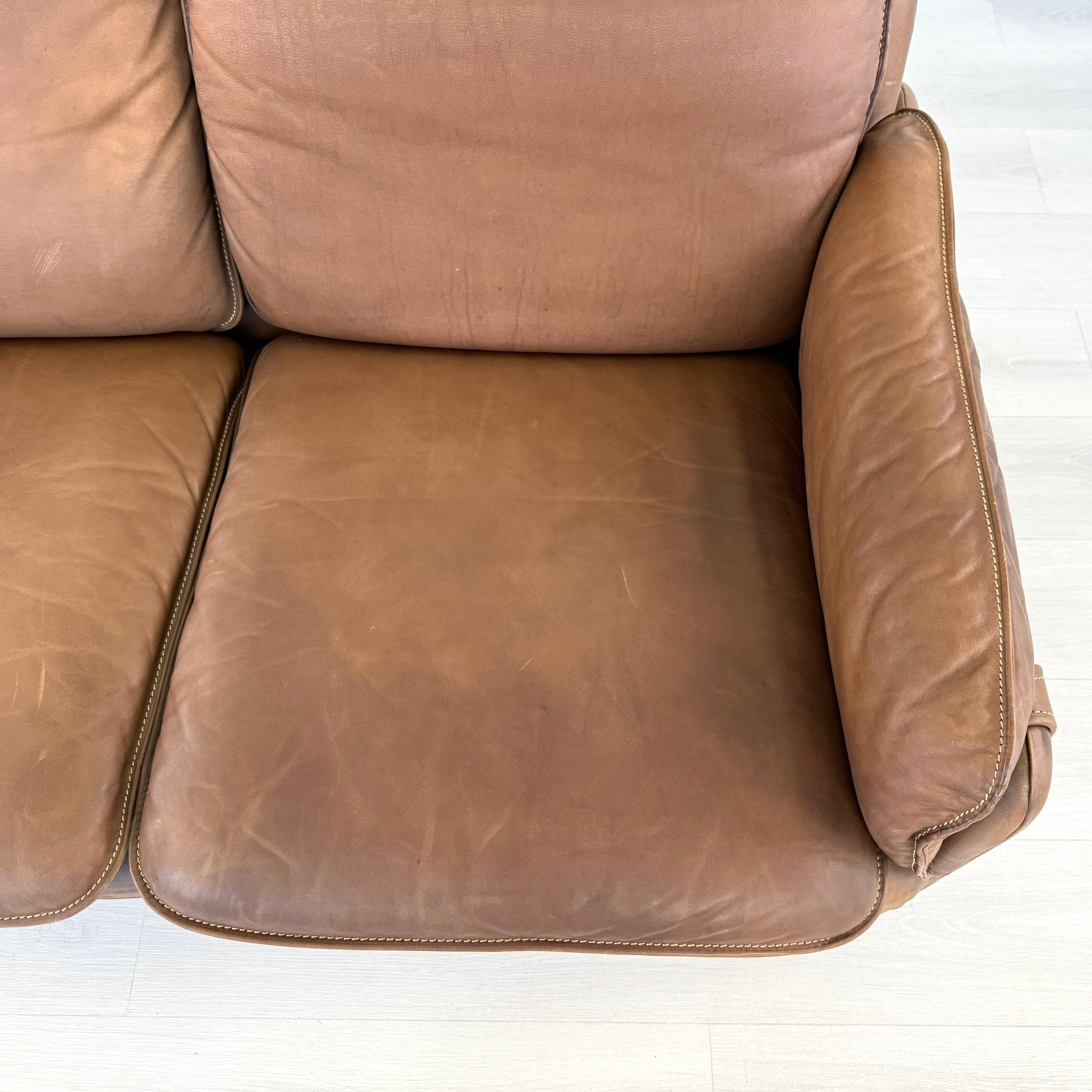 De Sede DS61 Leather Two-Seat Sofa, 1960s For Sale 9