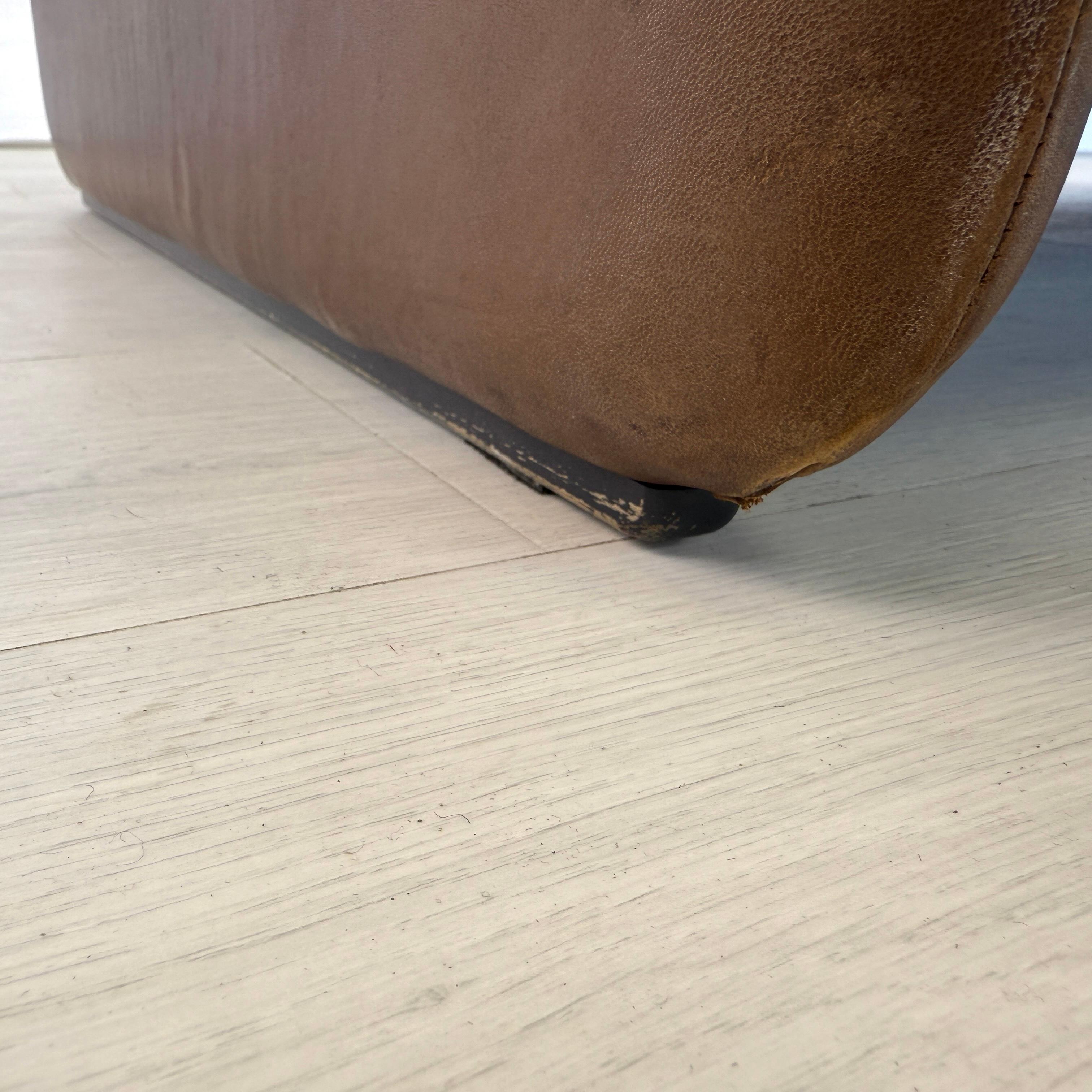 De Sede DS61 Leather Two-Seat Sofa, 1960s For Sale 11