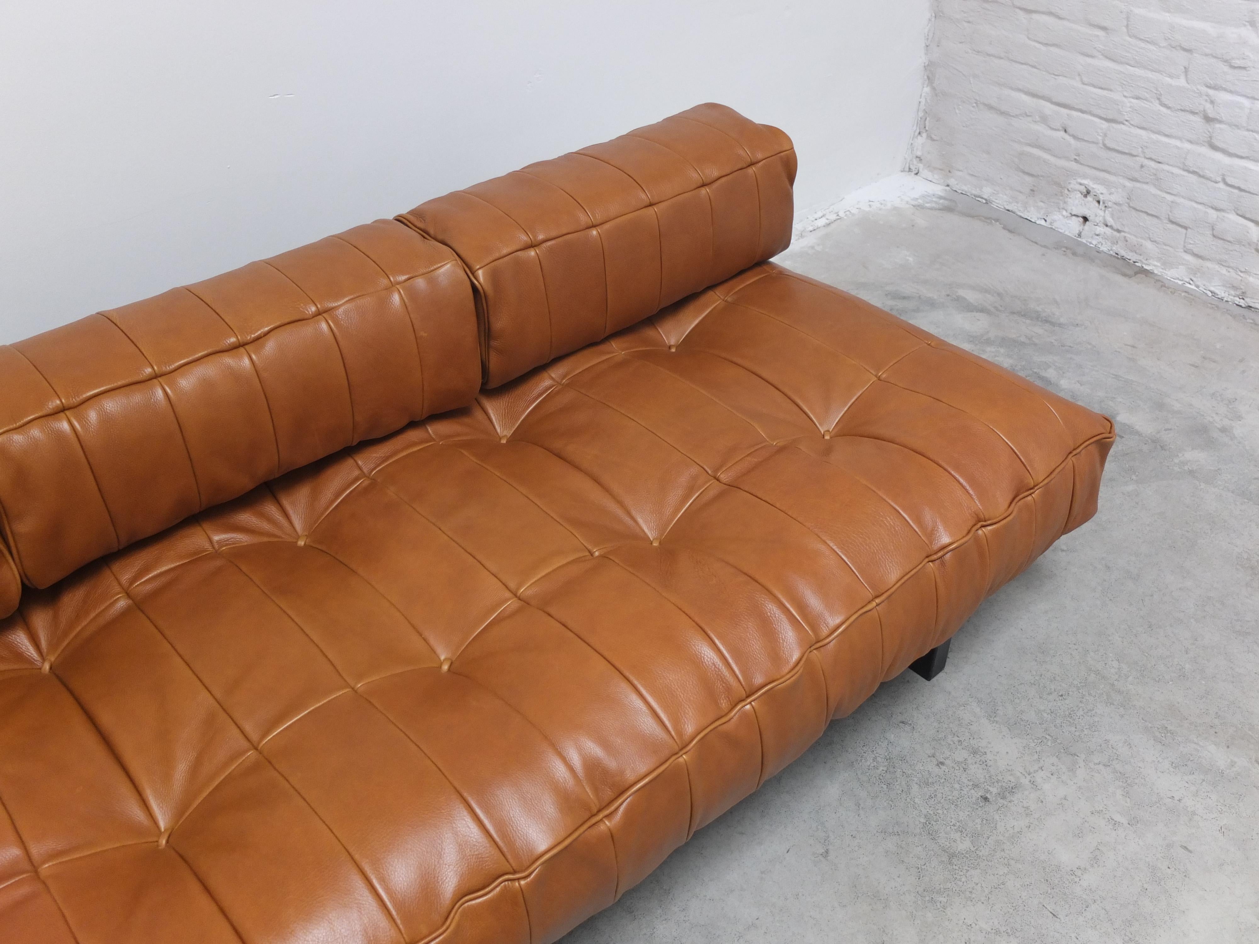 De Sede 'DS80' Patchwork-Leder-Sofa-Tagesbett mit passendem Hocker, 1970er Jahre 5