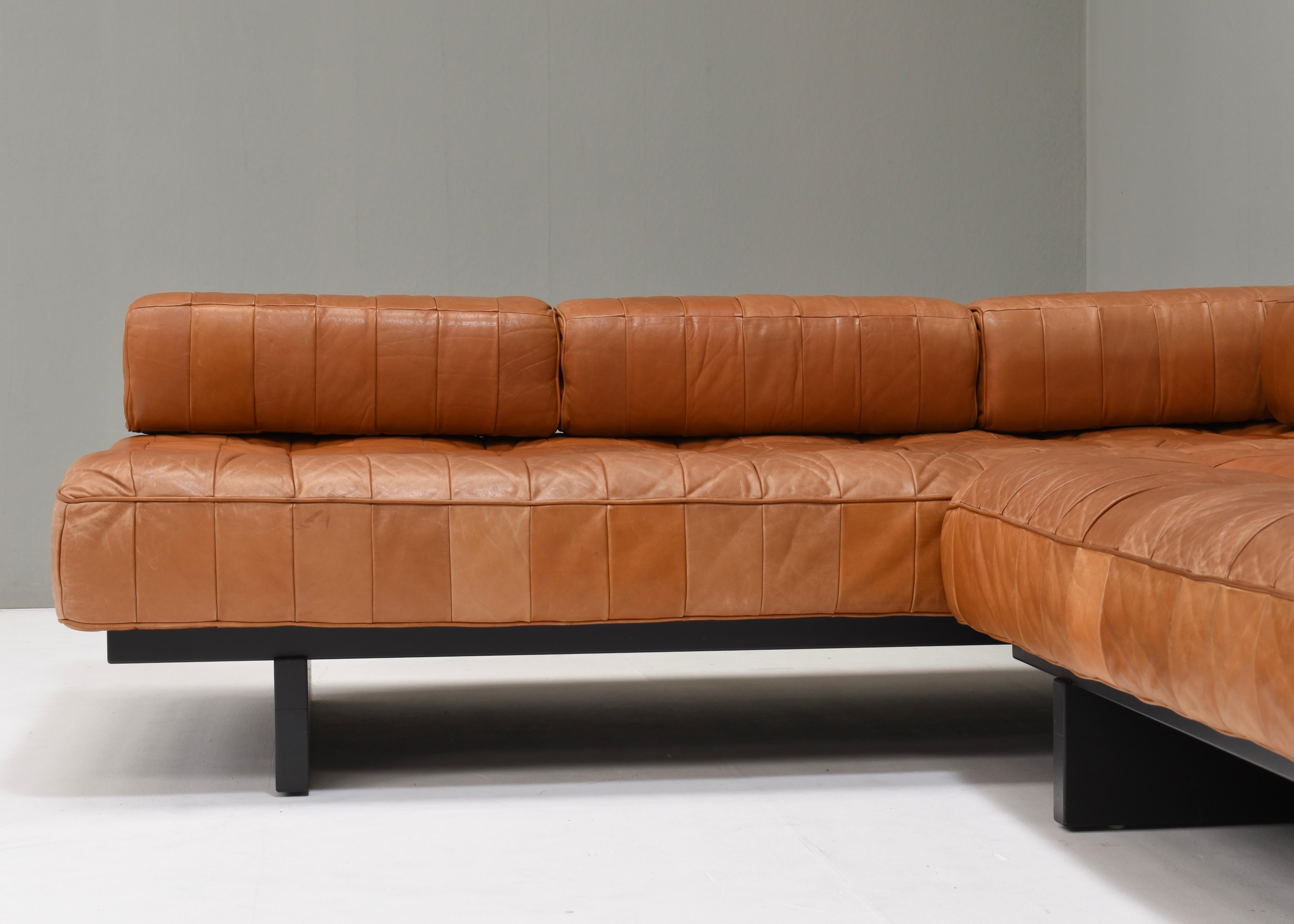 De Sede DS80 Tagesbett Sofas aus cognacbraunem Leder in Cognacbraun - Schweiz, 1970er Jahre im Zustand „Gut“ im Angebot in Pijnacker, Zuid-Holland