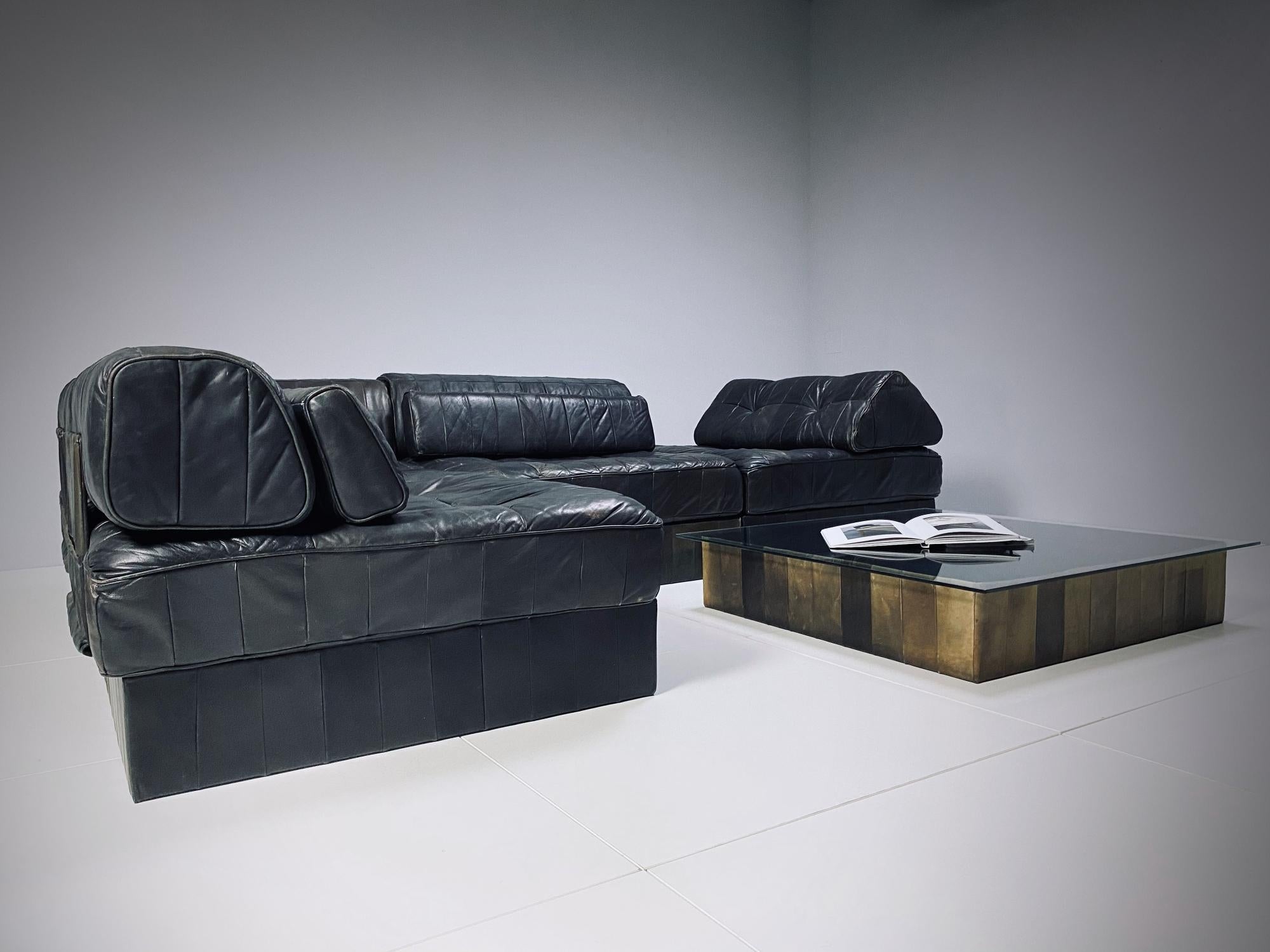 De Sede DS88 Sectional Midcentury Leather Sofa, Pouf & Table, 1970s, Switzerland 2