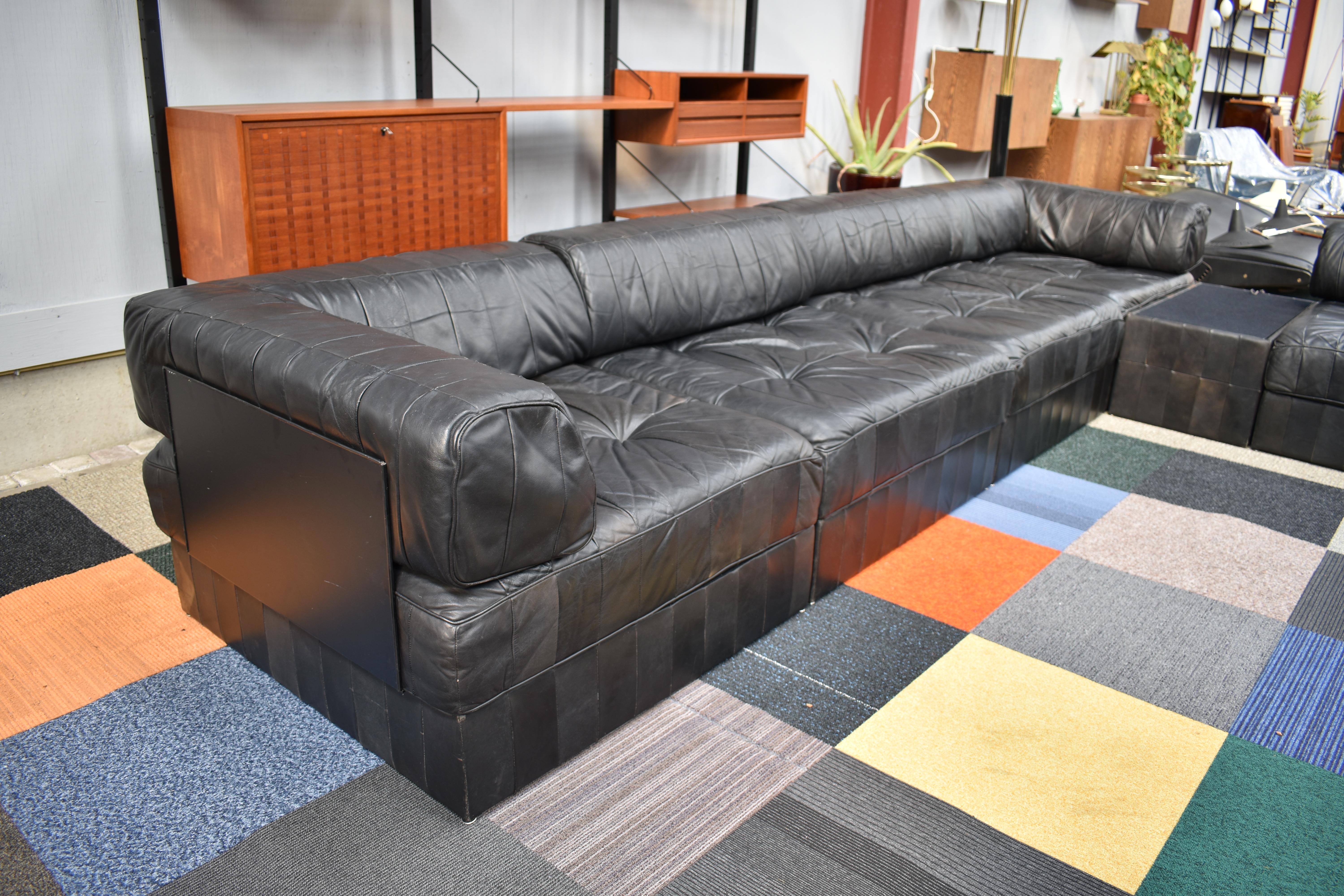 De Sede DS88 Sectional Patchwork Sofa in Black Leather, Switzerland, circa 1970 4
