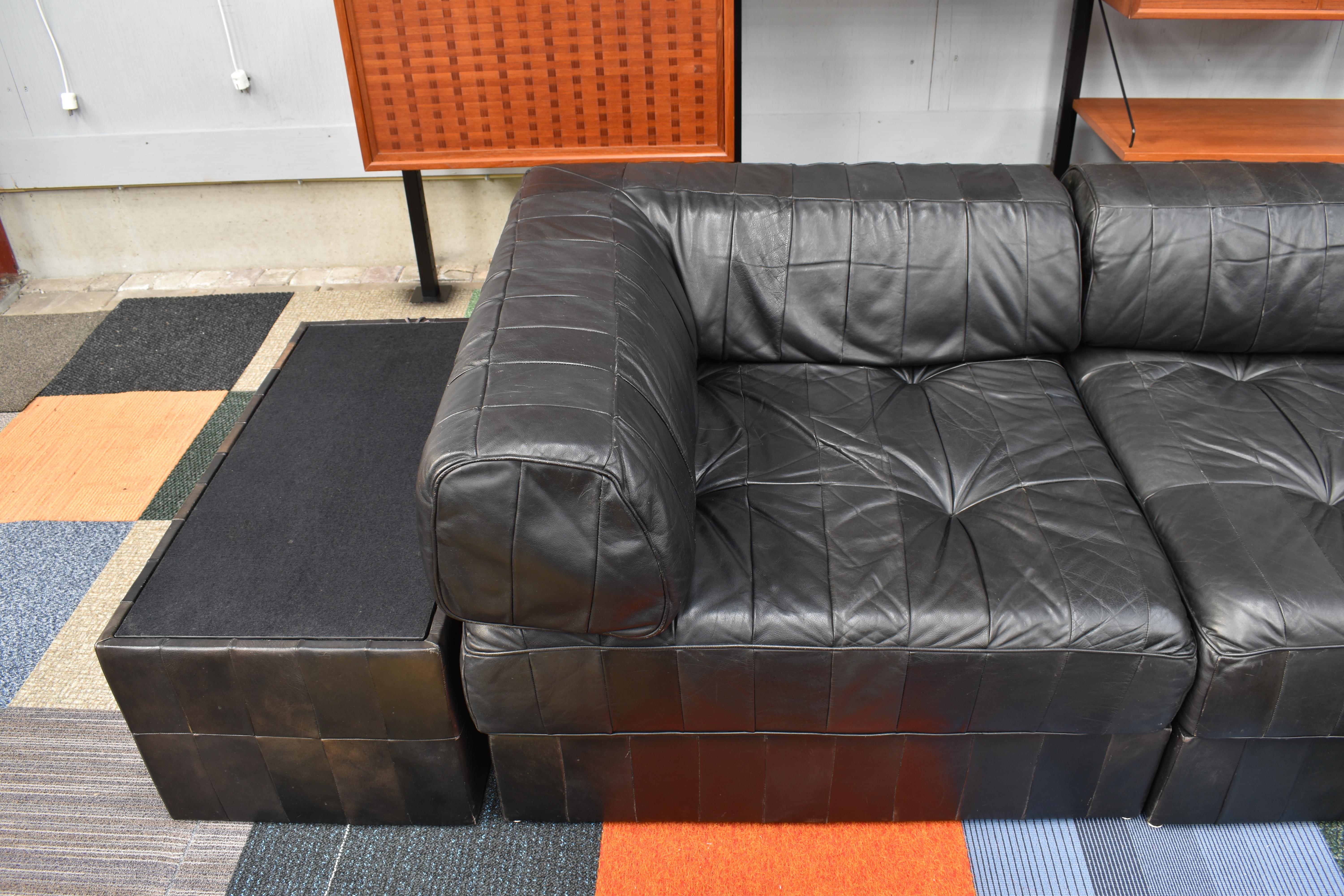 De Sede DS88 Sectional Patchwork Sofa in Black Leather, Switzerland, circa 1970 6