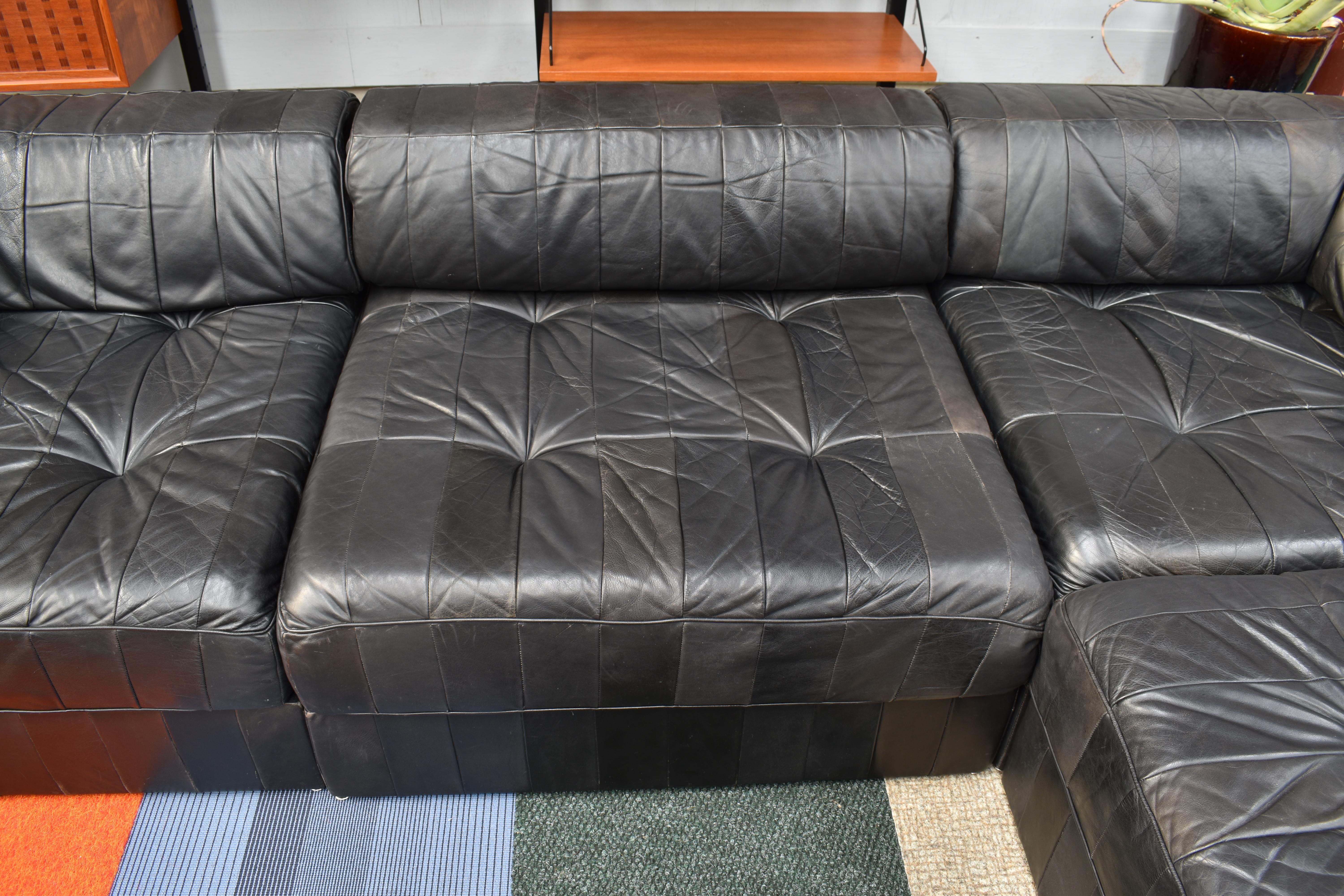 De Sede DS88 Sectional Patchwork Sofa in Black Leather, Switzerland, circa 1970 7