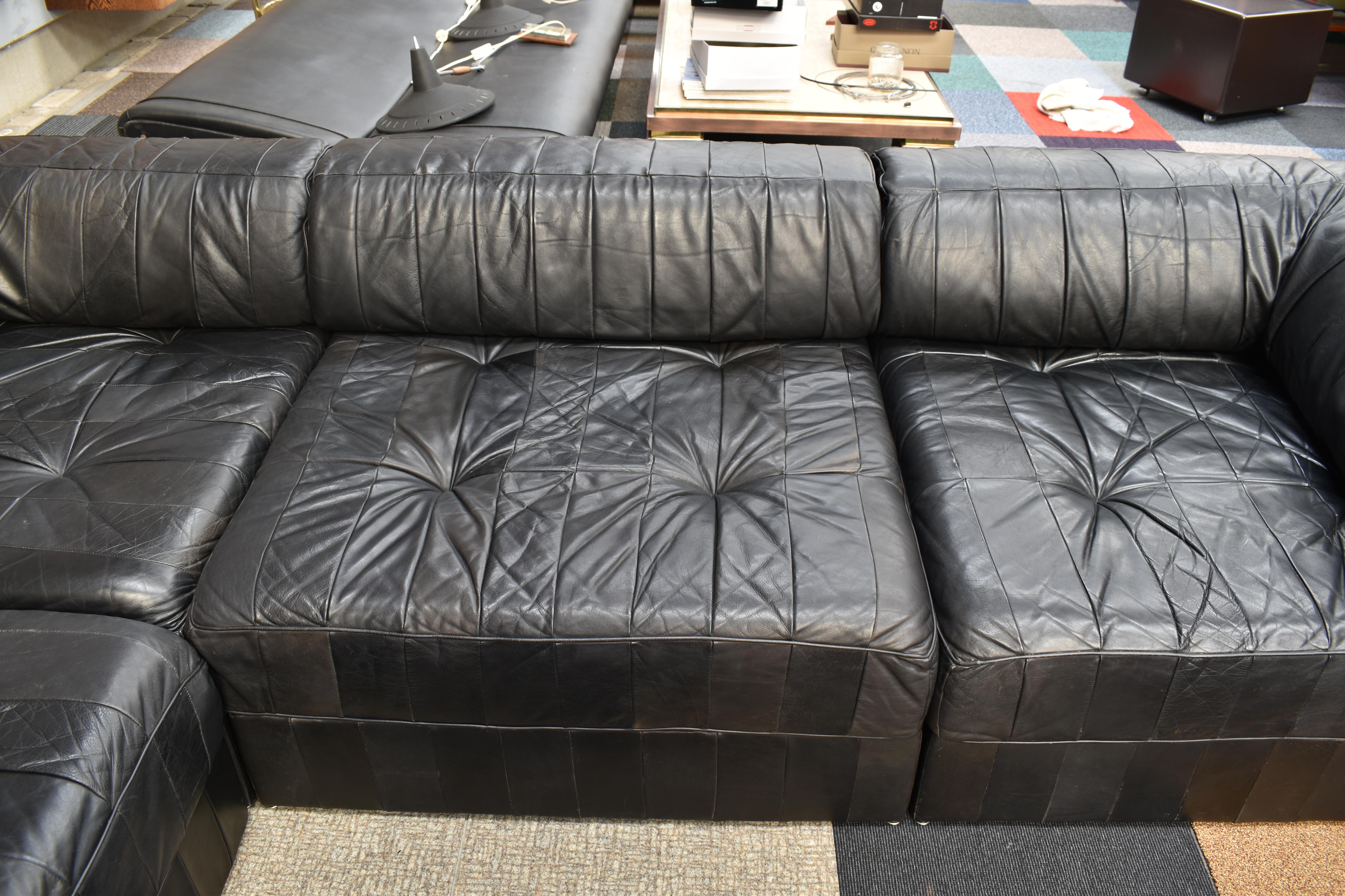 De Sede DS88 Sectional Patchwork Sofa in Black Leather, Switzerland, circa 1970 8
