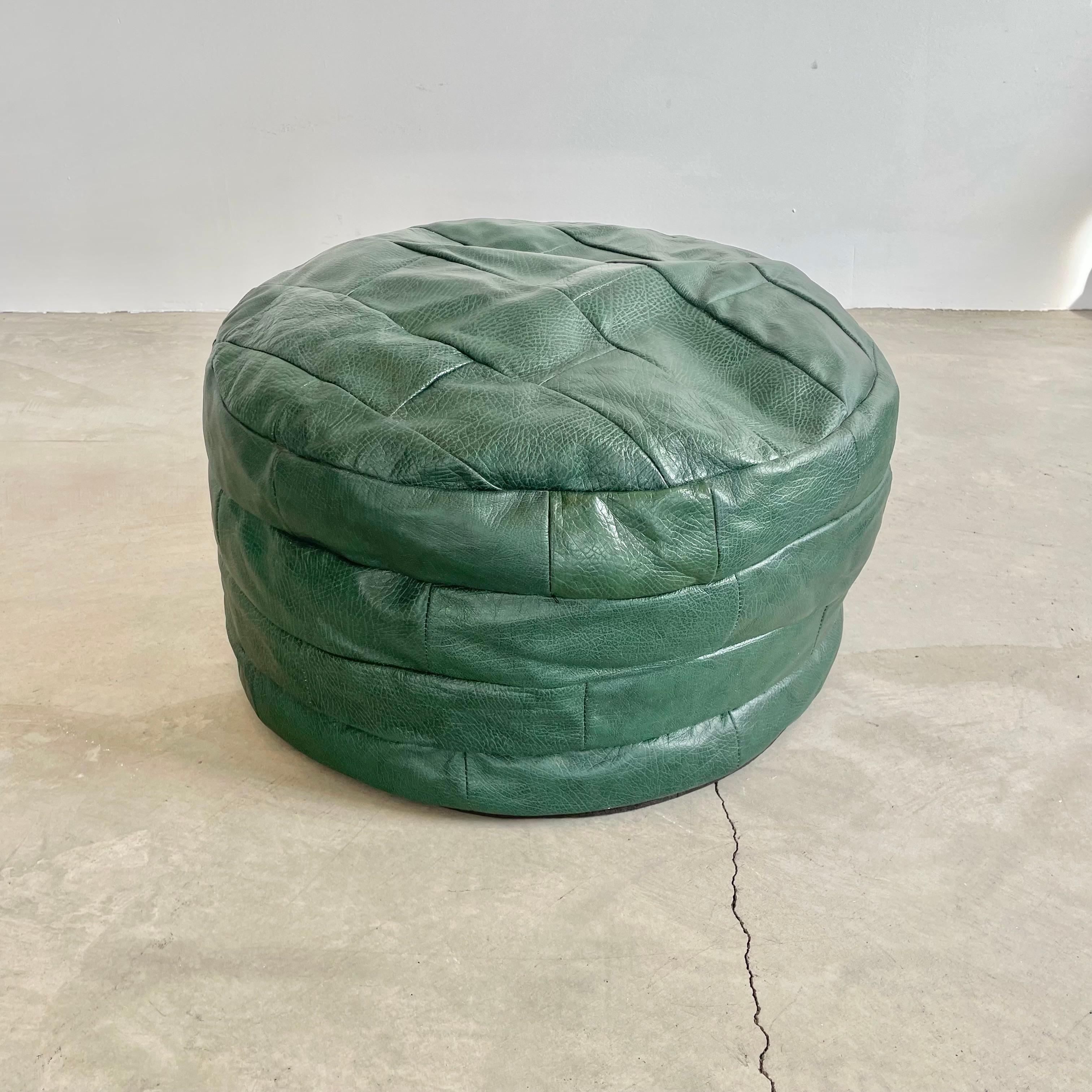 De Sede Emerald Green Leather Patchwork Ottoman, 1970s Switzerland In Good Condition For Sale In Los Angeles, CA
