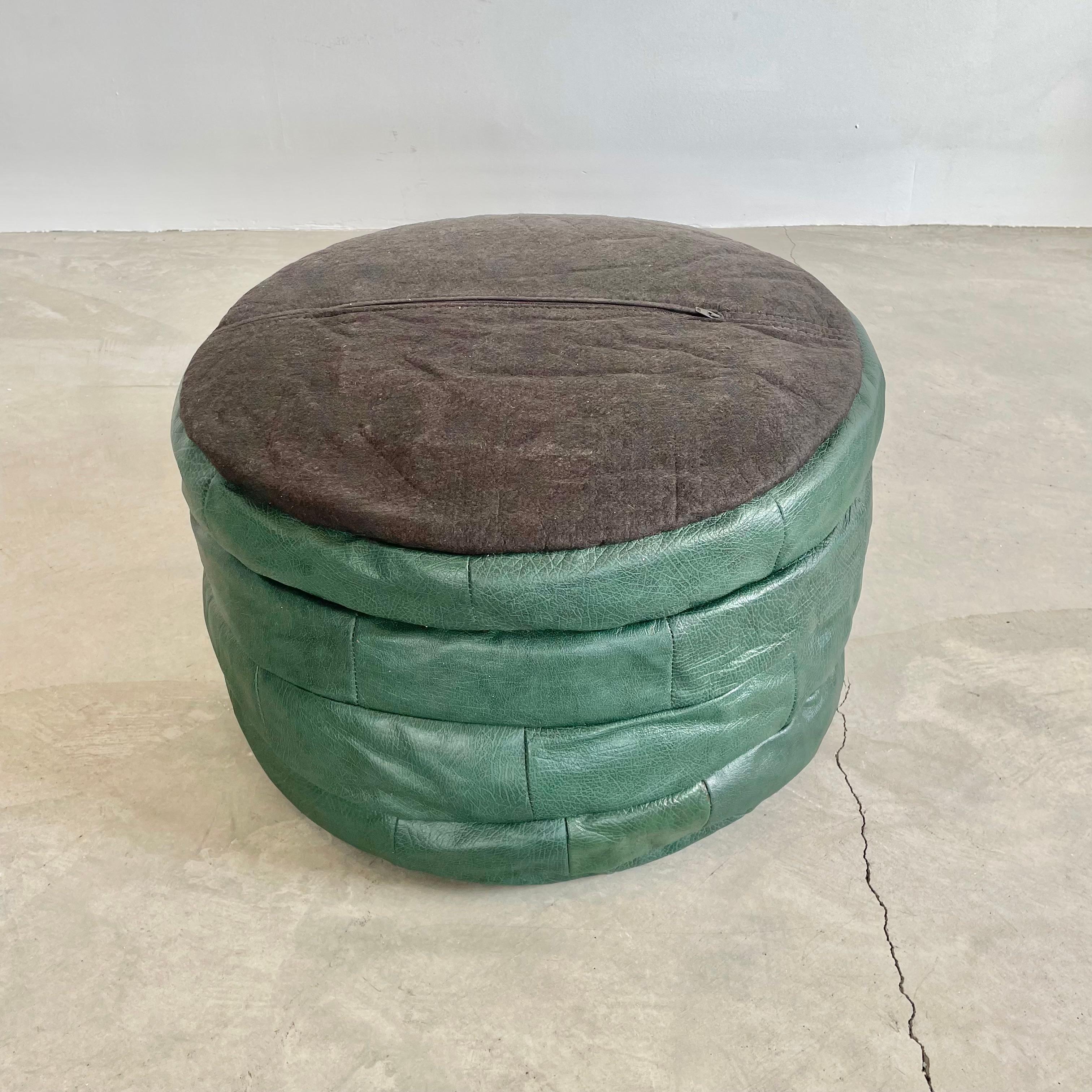 De Sede Smaragdgrüner Leder-Patchwork-Ottoman aus Leder, 1970er Jahre, Schweiz im Angebot 2