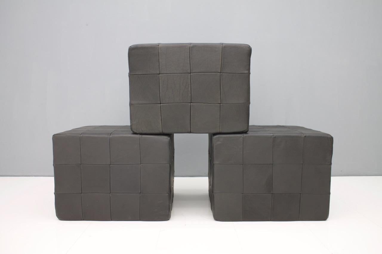 De Sede Footstools Cubes Leather Stool Ottoman Switzerland, 1970s In Good Condition For Sale In Frankfurt / Dreieich, DE