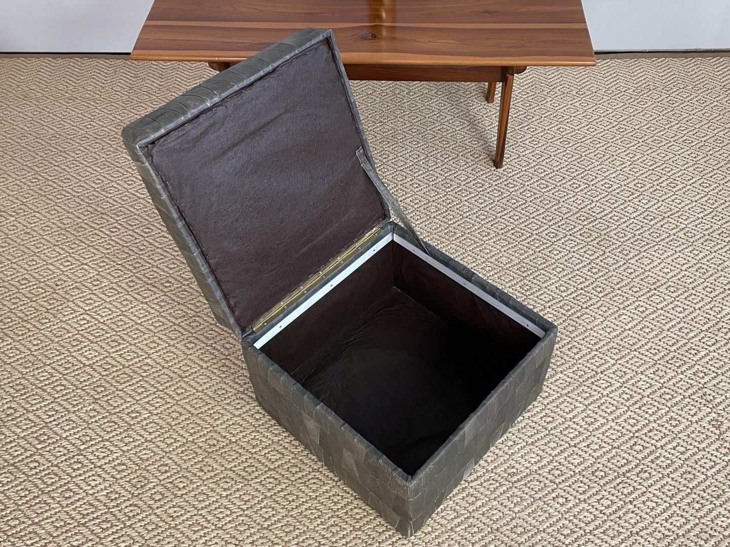 De Sede Gris Grey Patchwork Leather Storage Pouf, Ottoman, DeSede Switzerland In Good Condition For Sale In Biebergemund, Hessen